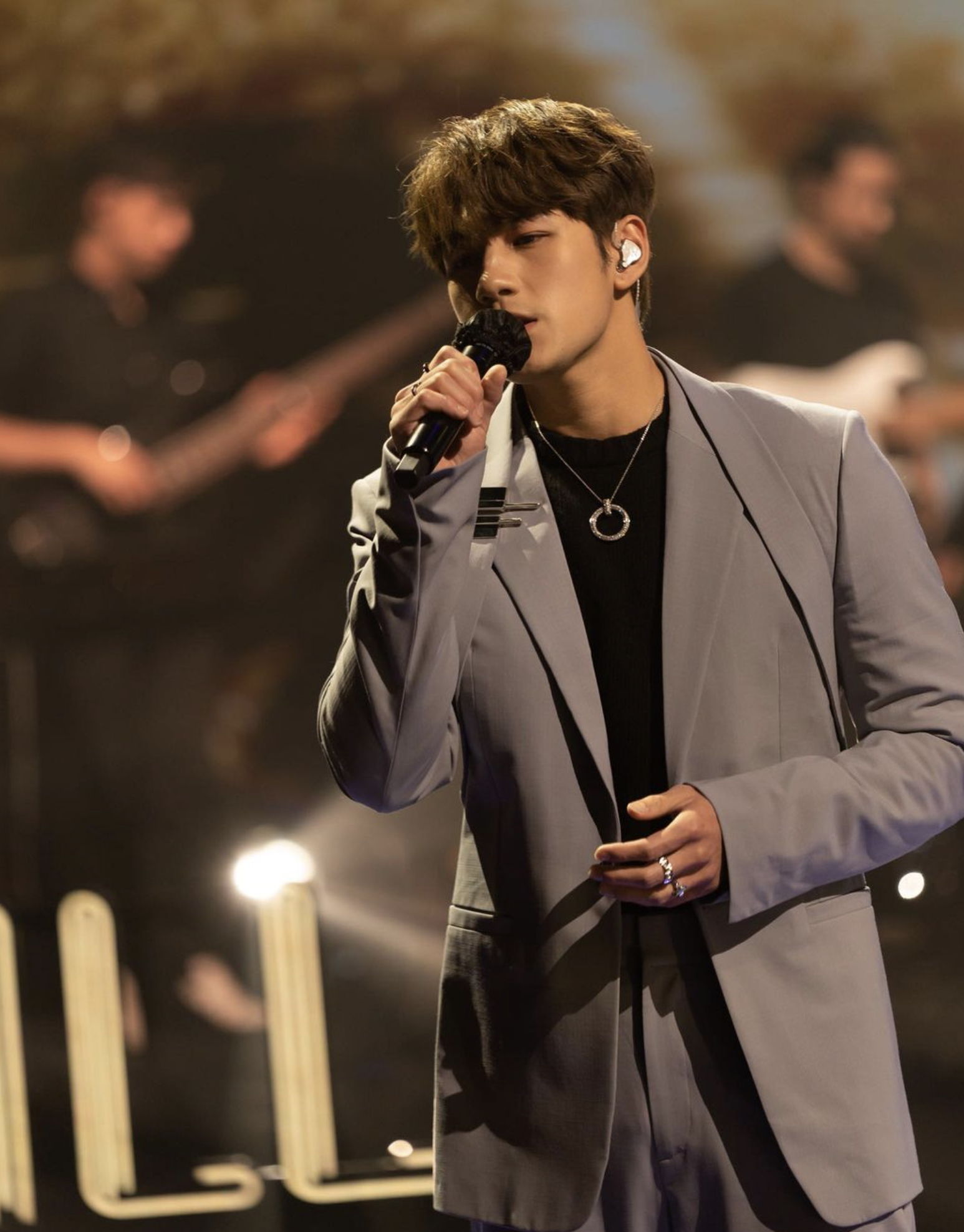 這次街招作新歌宣傳,成功吸引網民注意