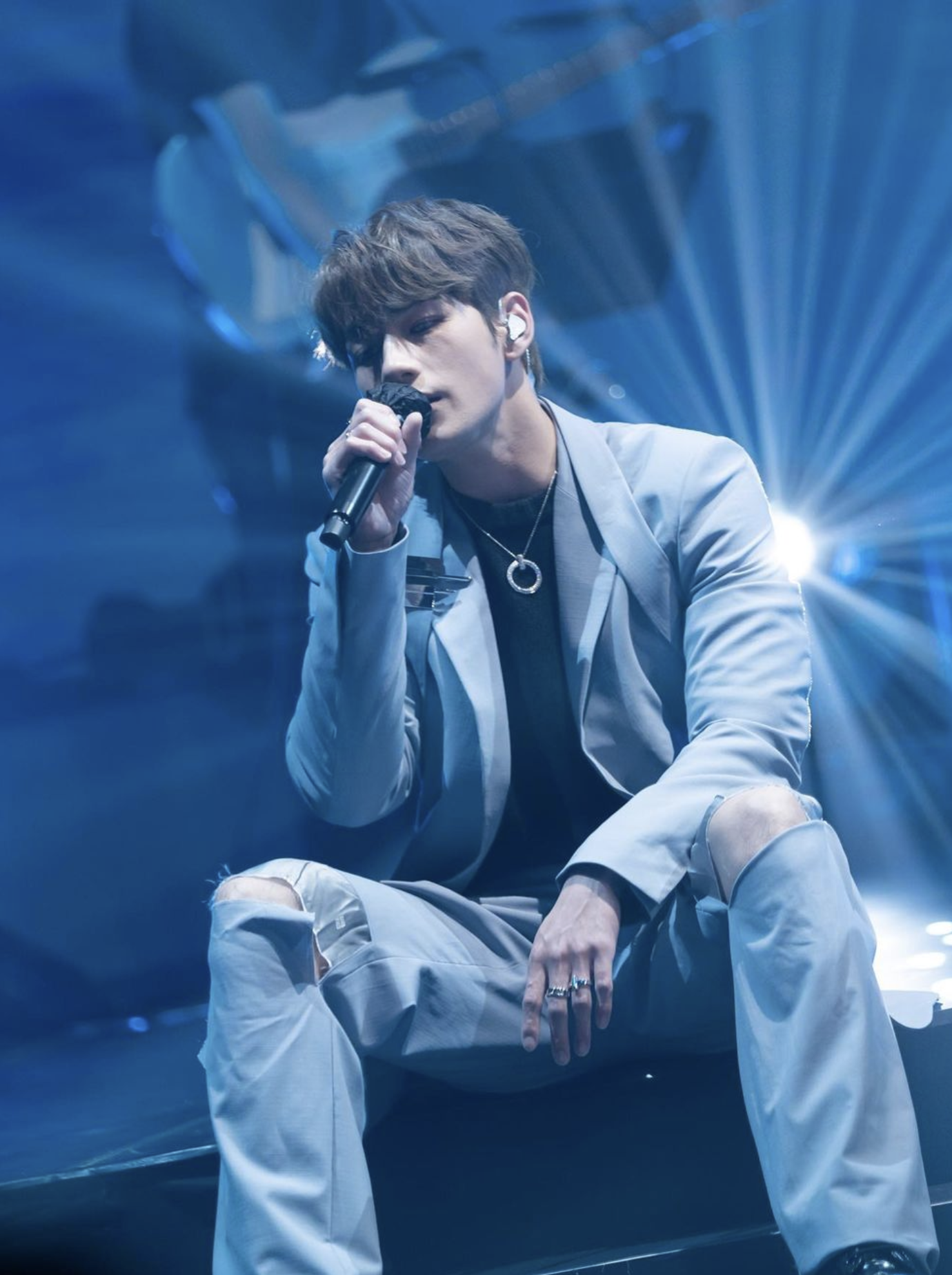 Jeffrey為圓歌手夢不惜工本自資6位數字製作單曲及拍攝MV