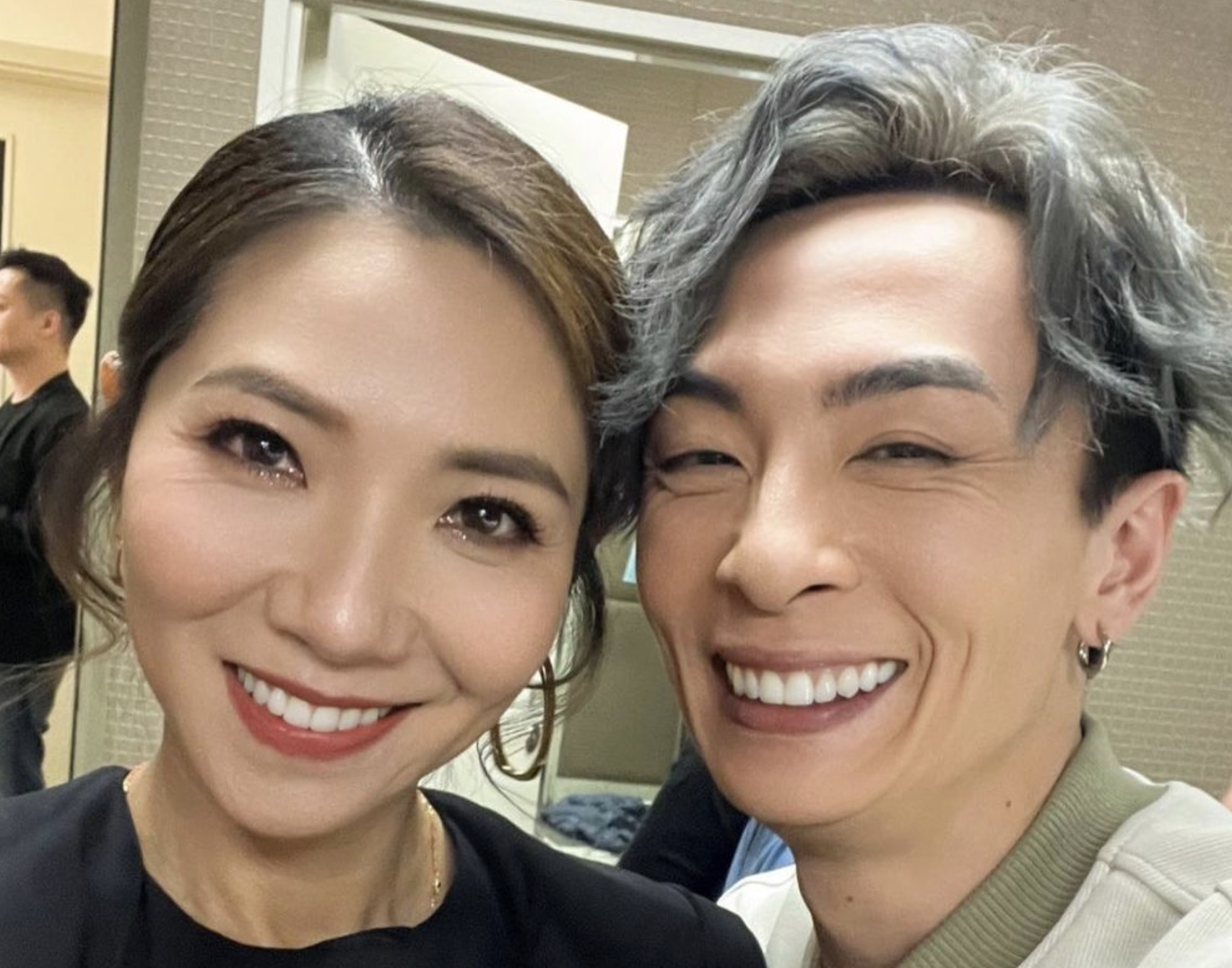 現年42歲的顏志恒從小便熱愛唱歌