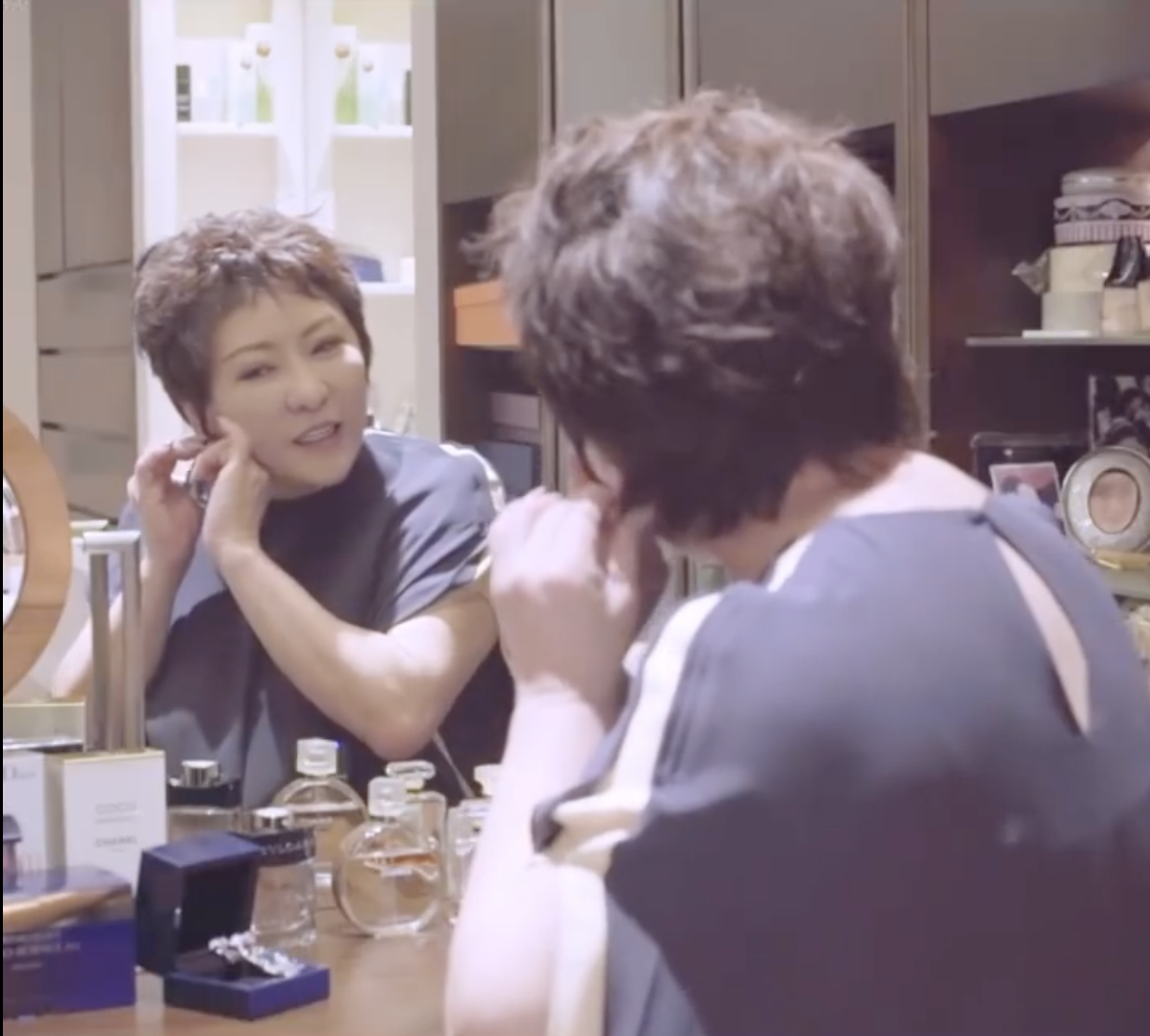 向太也有「富婆」的形象