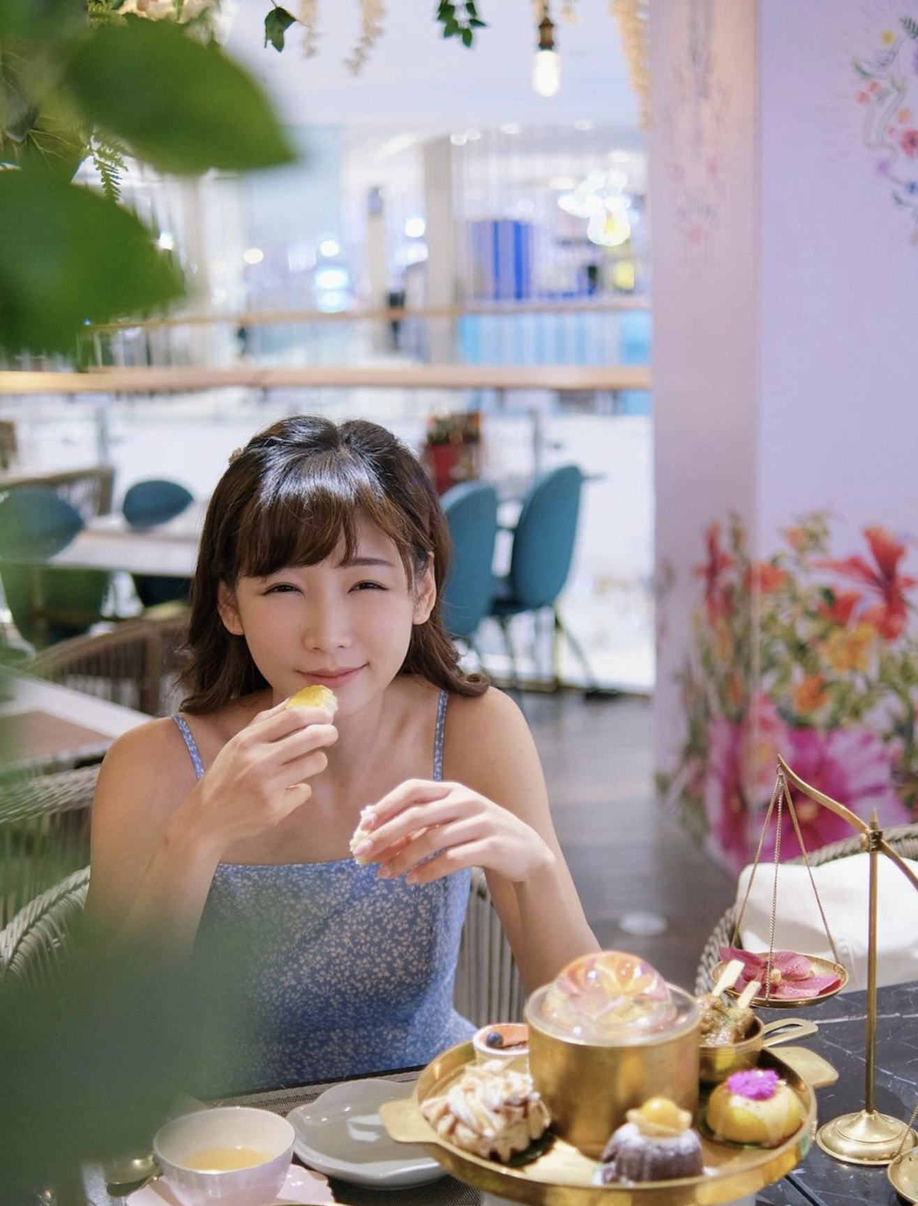 簡淑兒憑劇集《愛·回家之八時入席》中袁冰冰一角入屋