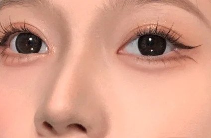 不論是正面看還是側面看，也是非常立體的。