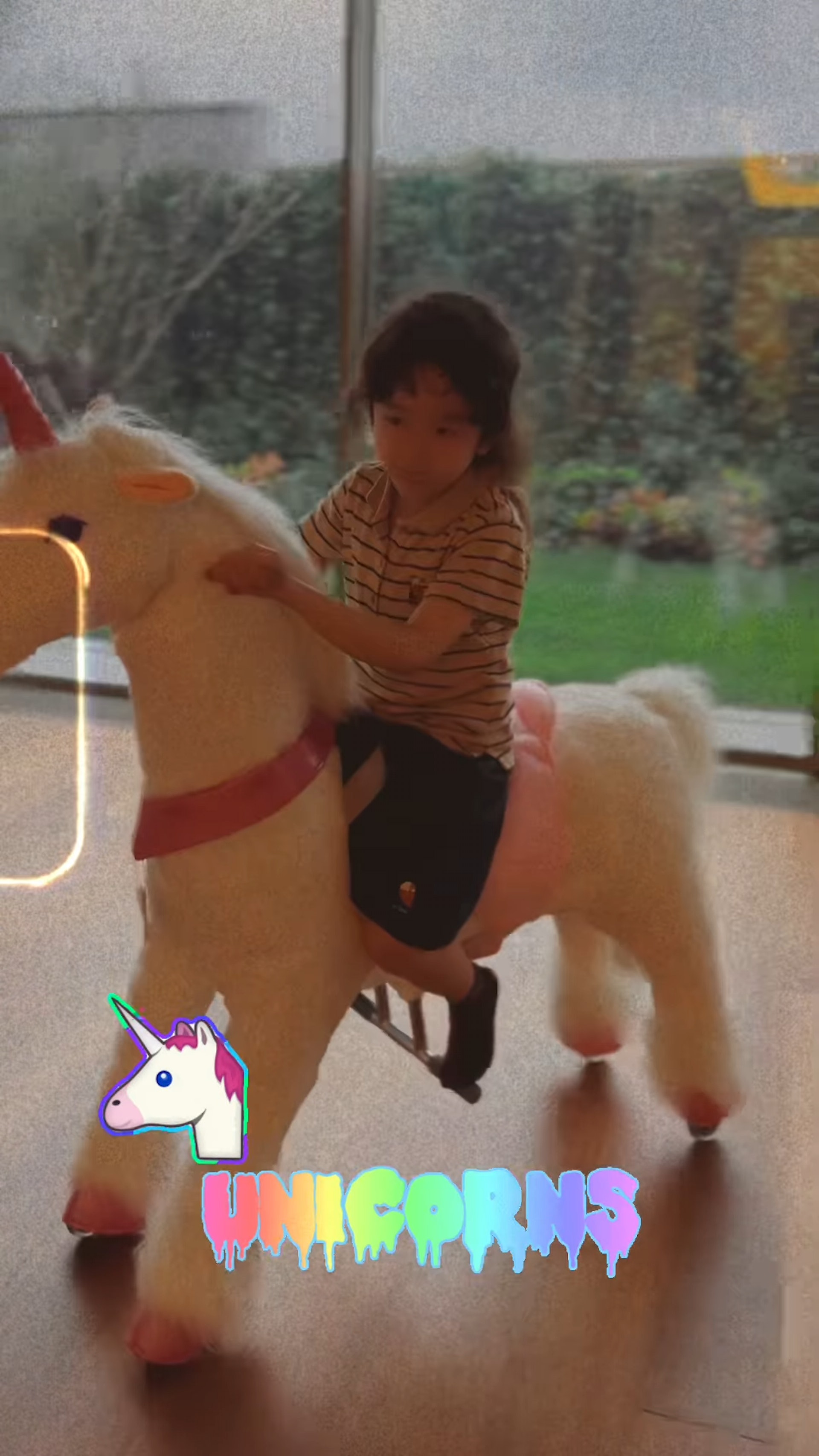 屋外一片綠油油。