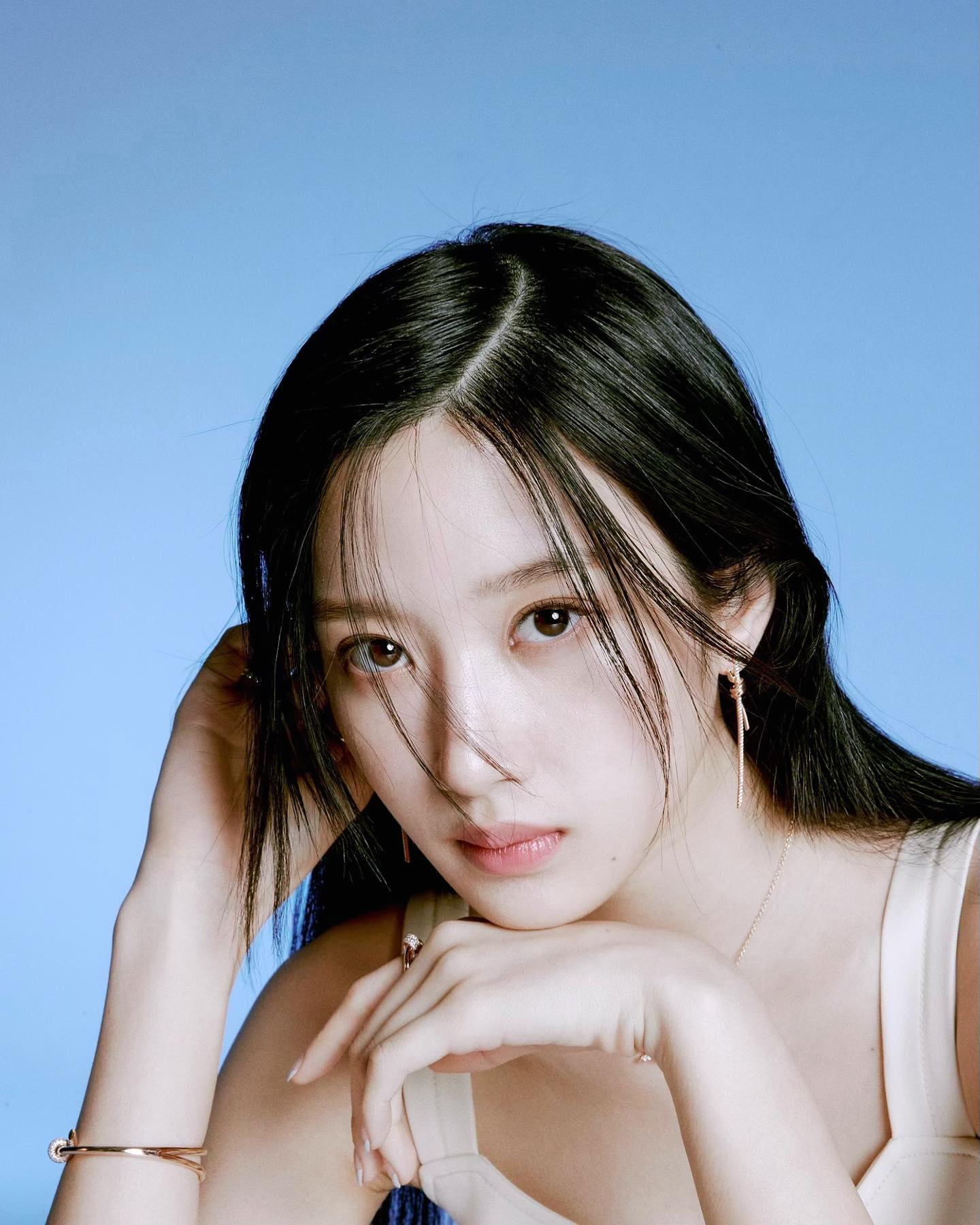 嫵媚眼神可以靠後天練出來。