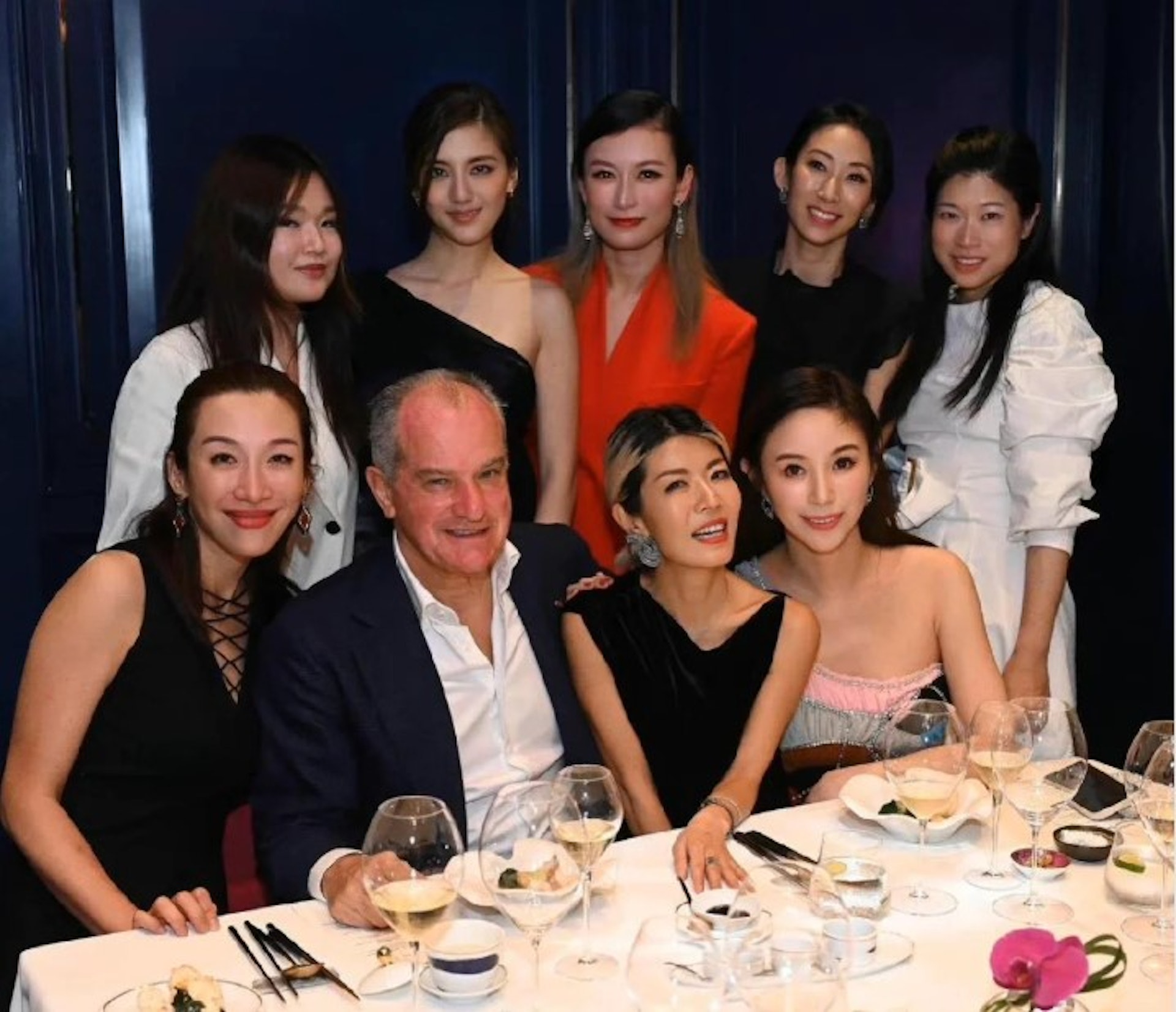 吳千語近來更成功晉升上流社會，參與名流聚會，身價幾級跳。