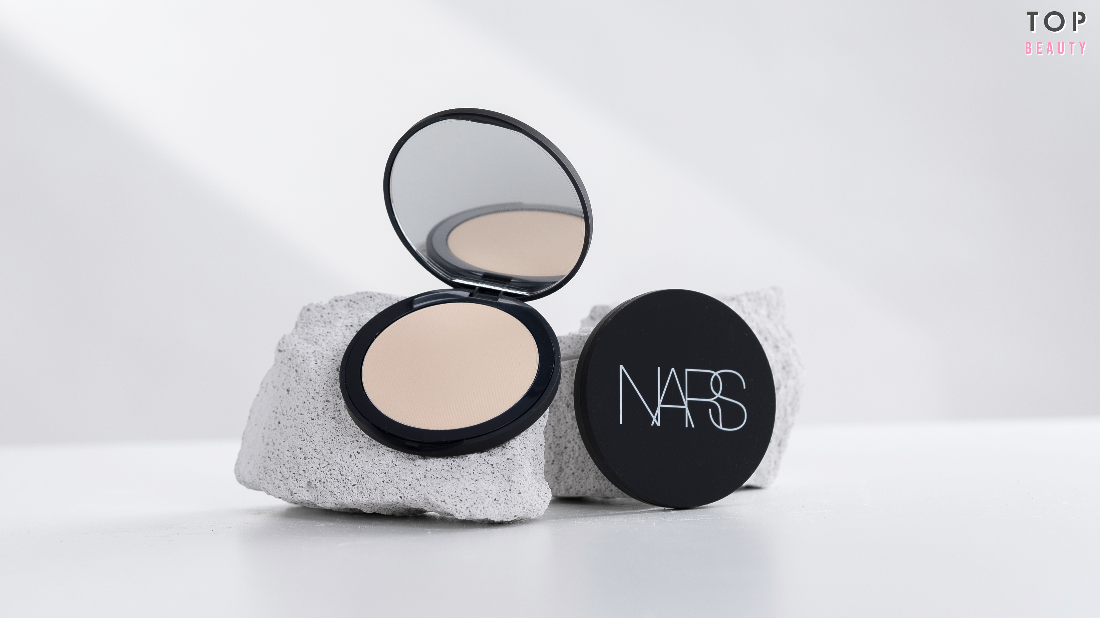 NARS SOFT MATTE ADVANCED PERFECTING POWDER柔霧完美粉餅 $370
