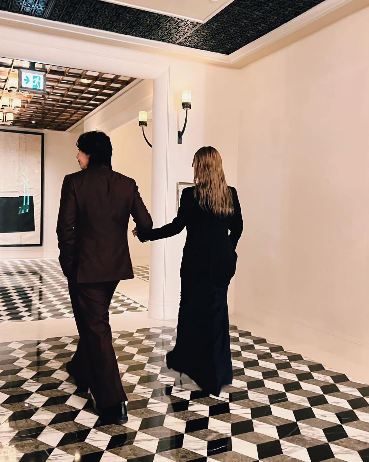 張繼聰、謝安琪好恩愛。