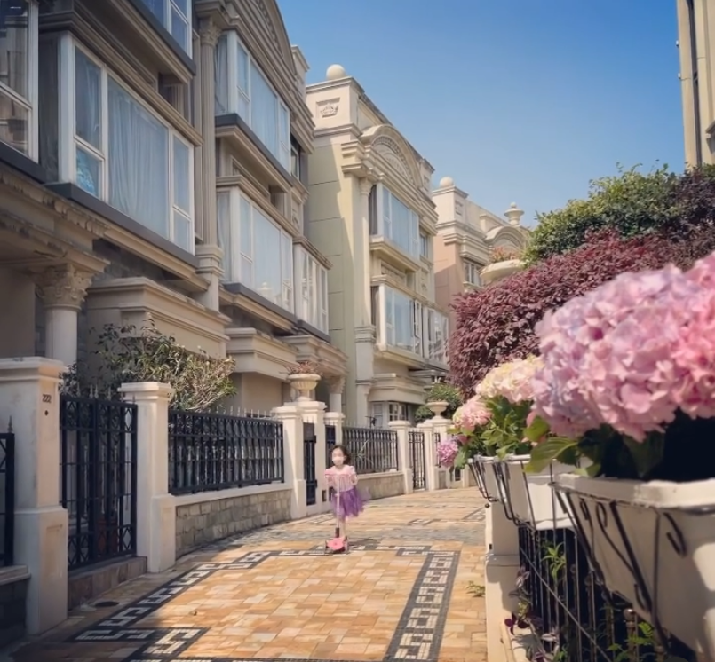 張繼聰、謝安琪當年以海嘯價1,200萬購入大埔比華利山4,000呎獨立屋。