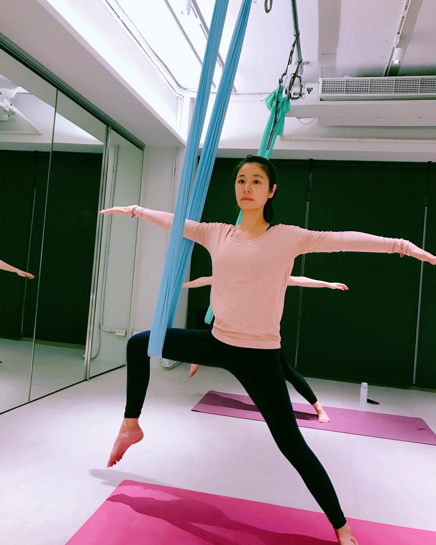 運動可以促進血液循環和新陳代謝，有助於保持皮膚健康和年輕。