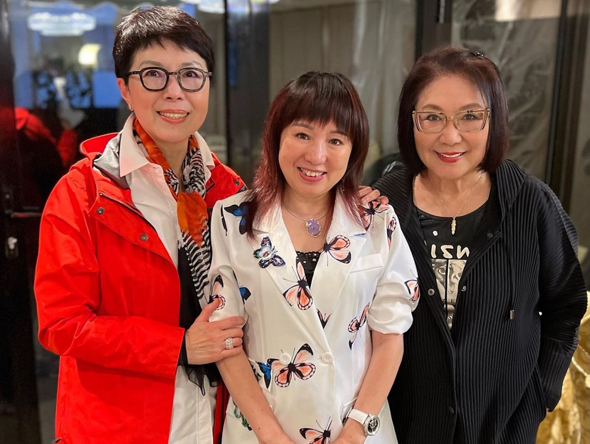 前TVB監製梅小青在社交平台分享《溏心風暴》演員聚會相片。