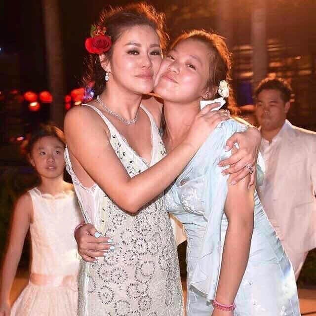 鍾嘉晴與范姜素貞關係超好