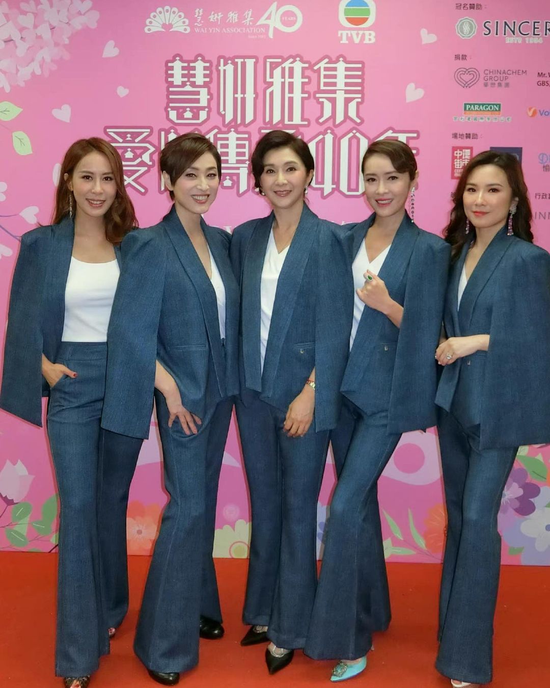 陳法蓉與其他港姐合照