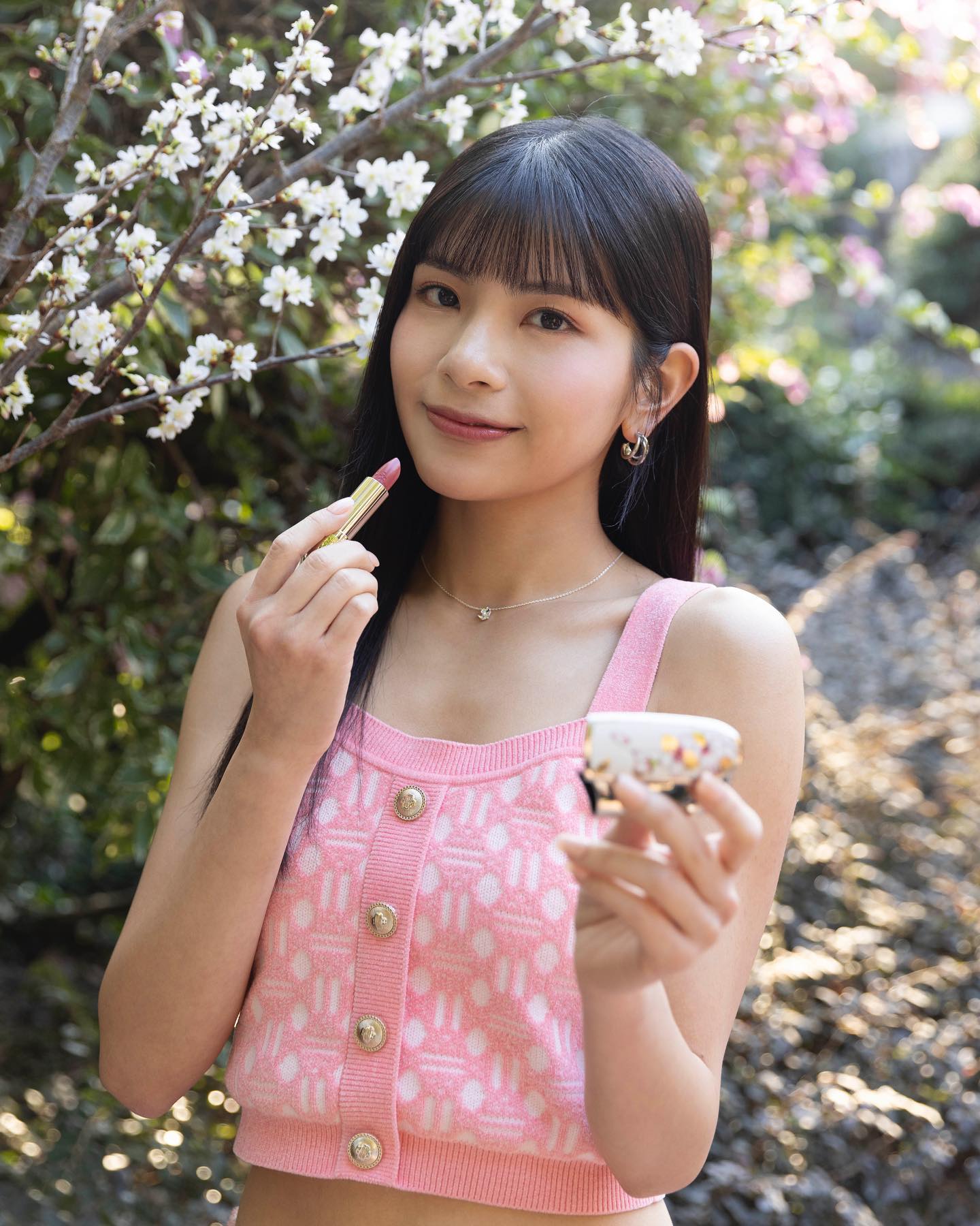 SoChing在今日下午2時半在個人IG附上白色圖片,並發文關於退團的決定。