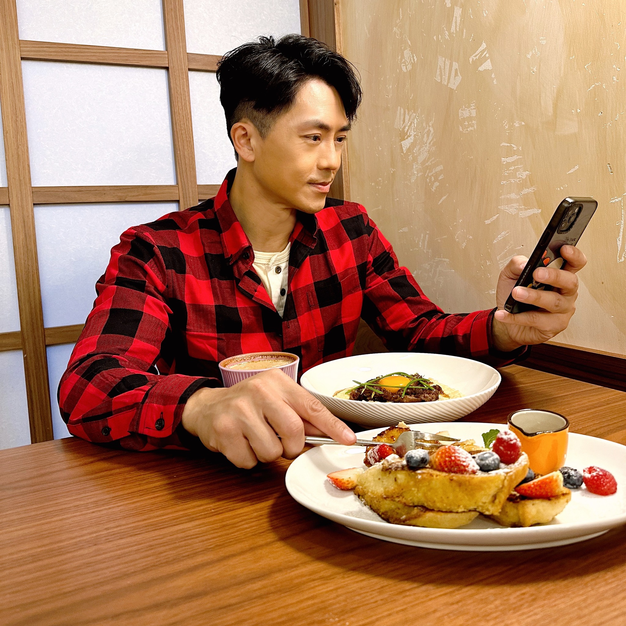 開心兒子被罰留堂。