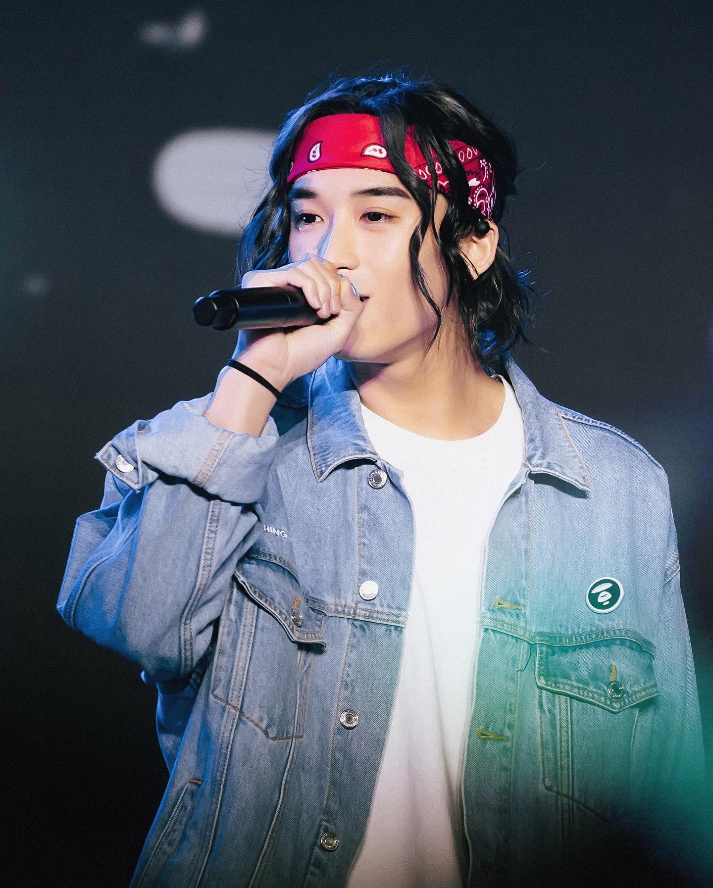 後來魏念恩去到一間基督教宿舍便愛上了音樂,才重新開始讀書,令人生回到正軌。