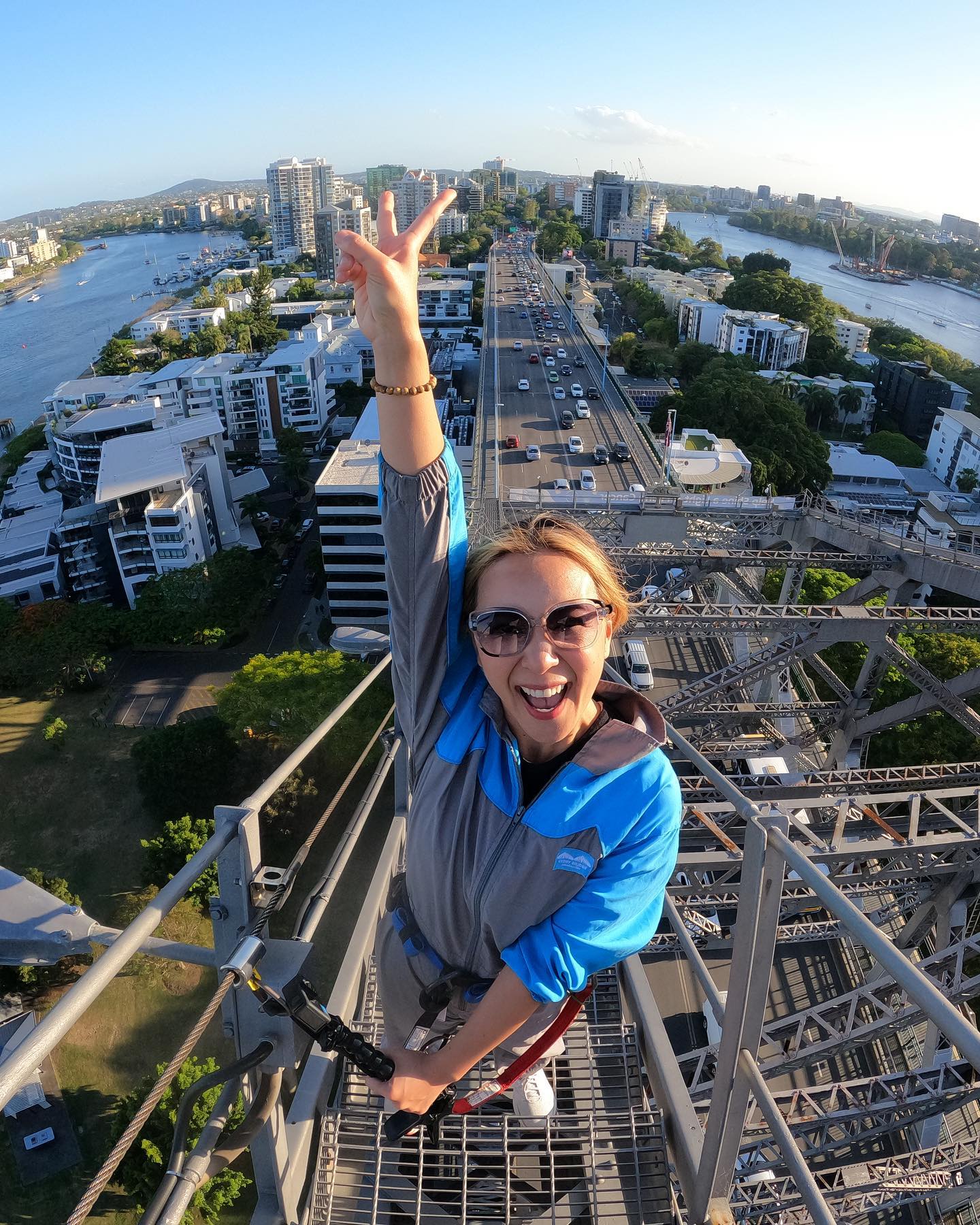 梁芷珮因形象討好，近年更身兼多職做起KOL。