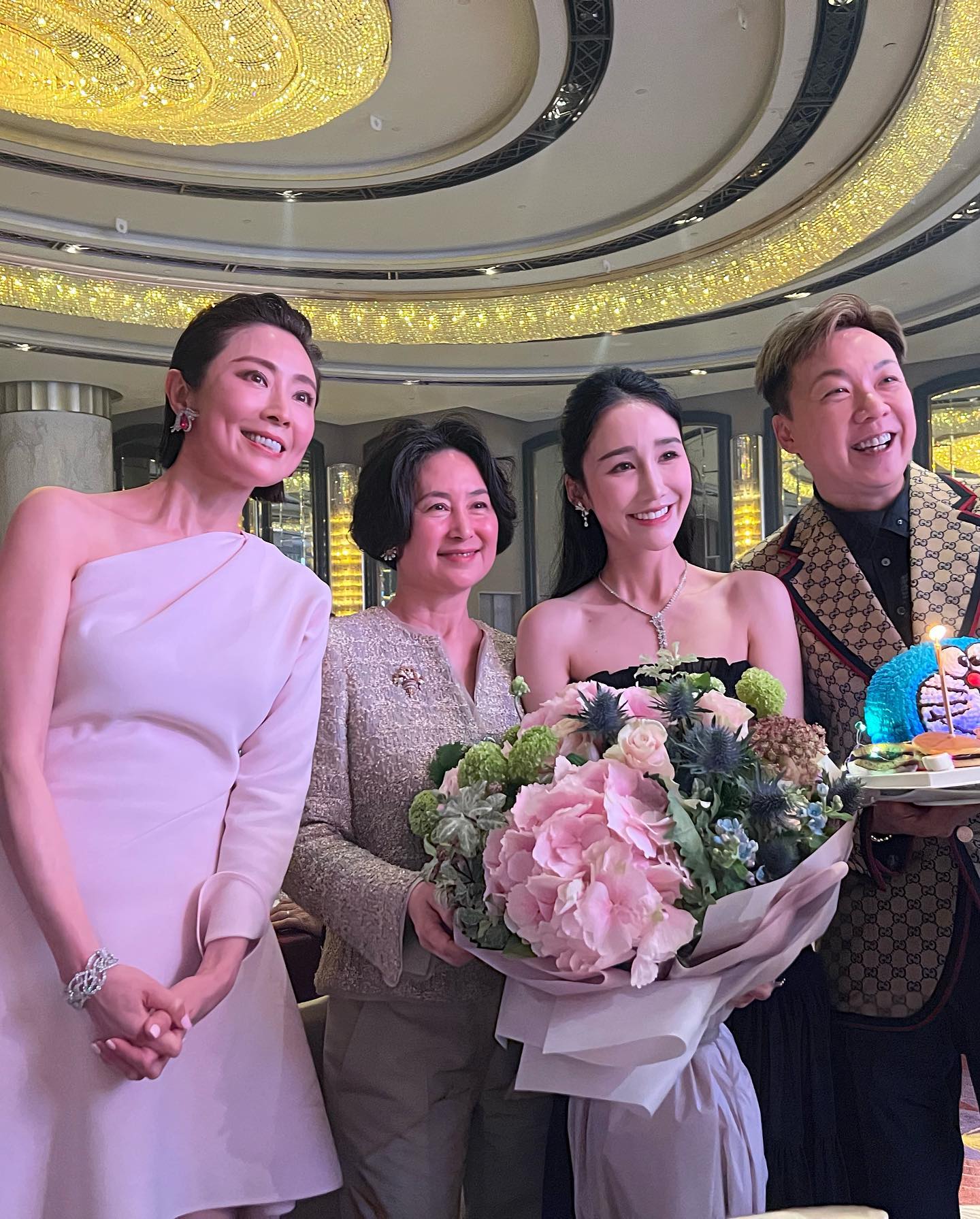 何超瓊日前出席了一個慈善籌款晚宴。