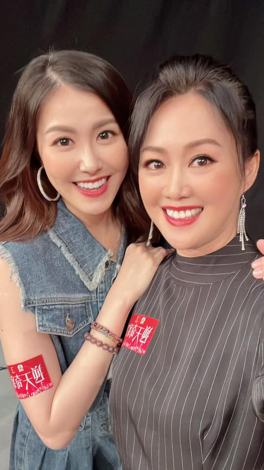 有網民的焦點落在她的樣貌上,指她在原相機下與自己post相出來的靚相樣貌相差甚大。