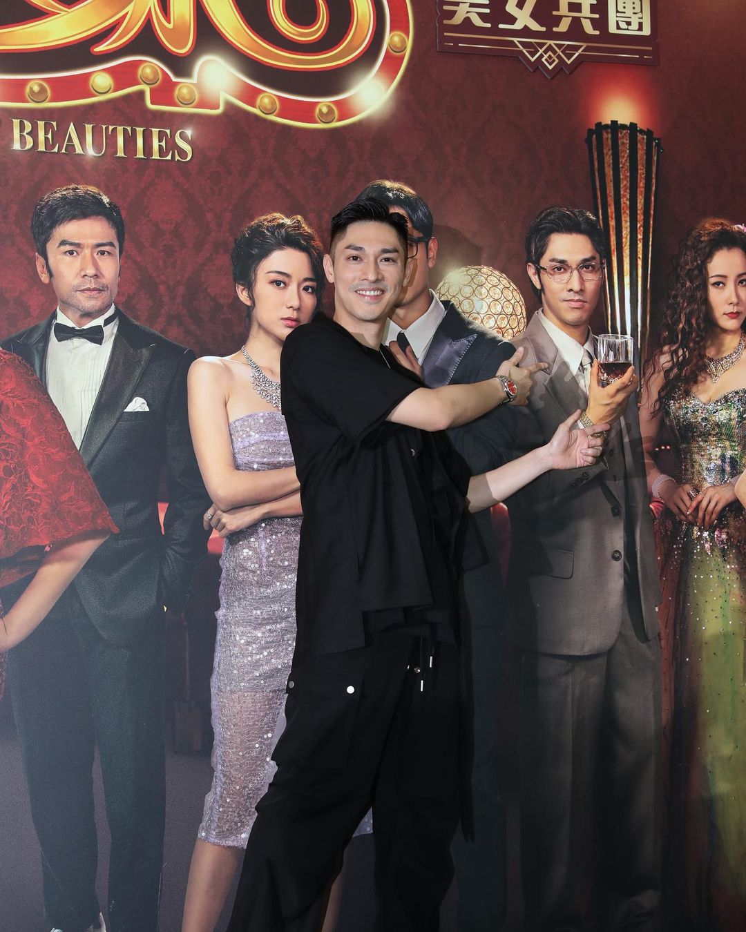 《一舞傾城》演Marco哥的關楚耀,一出場就不斷派錢超豪氣