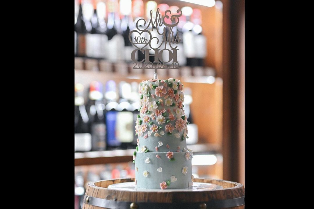 BabyJohn蔡瀚億與老婆慶祝結婚10週年蛋糕