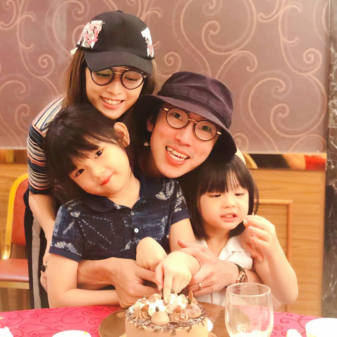 陸永與老婆陳莉娜一家四口