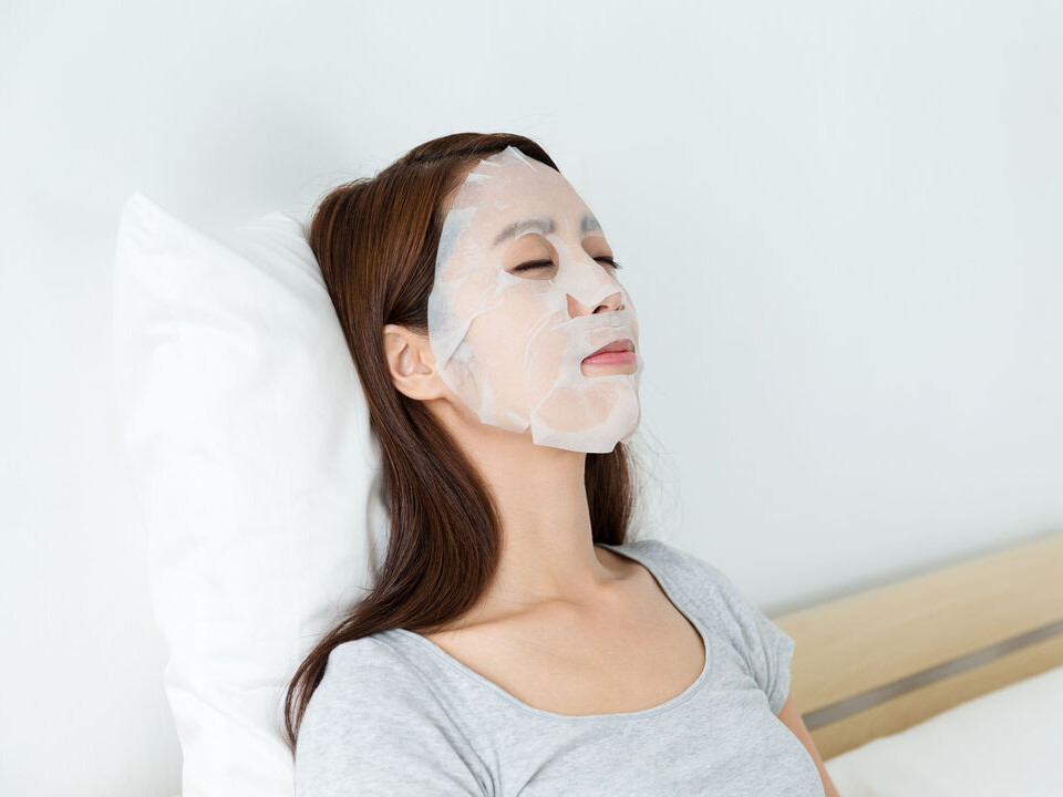 敷面膜讓粉刺黑頭浮出來