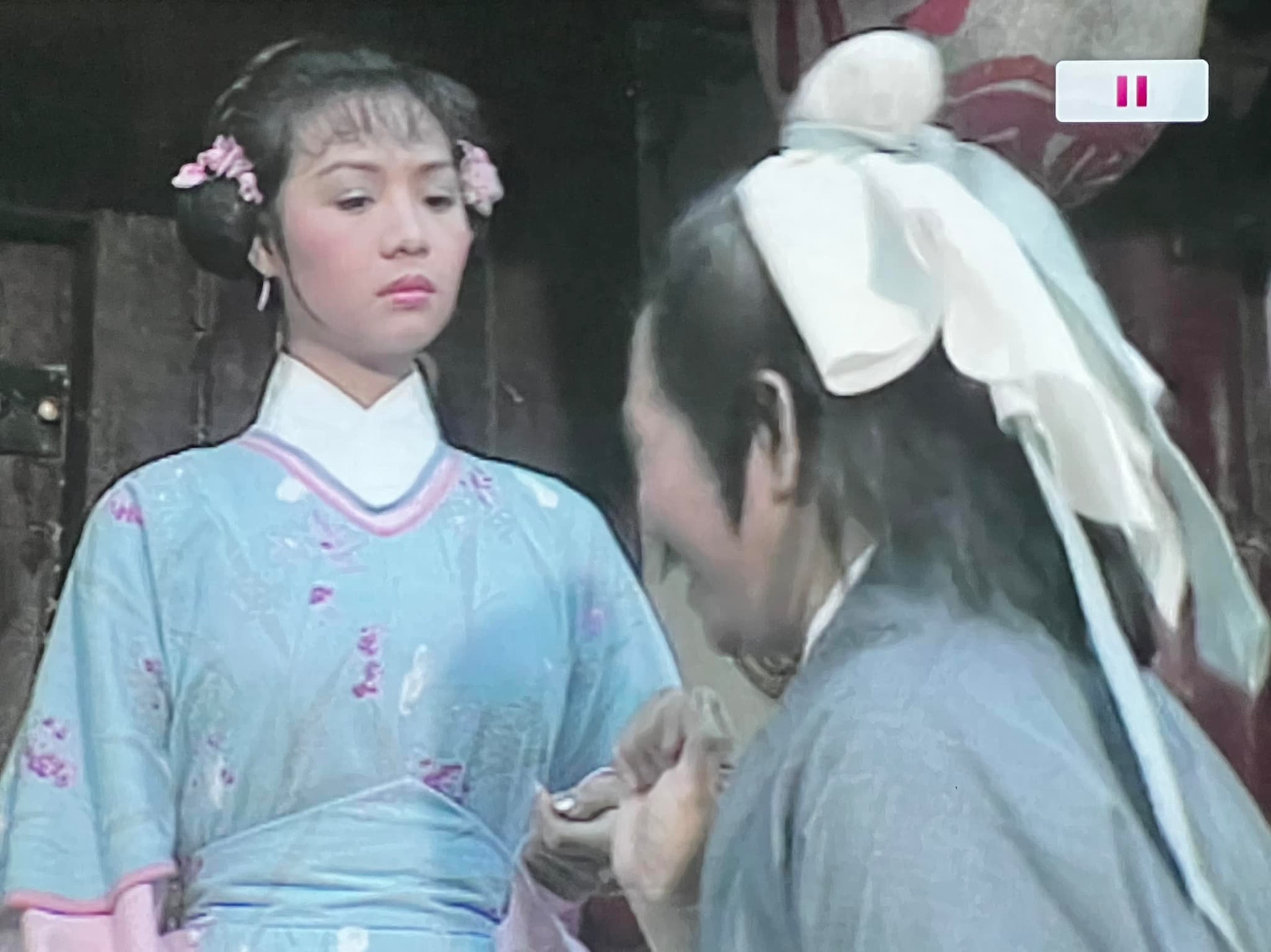 葉子楣初出道在亞視劇集《諸葛亮》做茄喱啡,其傲人上圍突然消失?