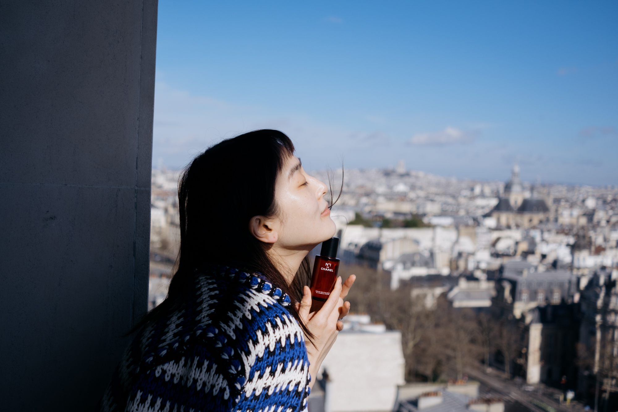 Evelyn雖然為乾性肌膚，但她更偏愛清爽易吸收的質地。