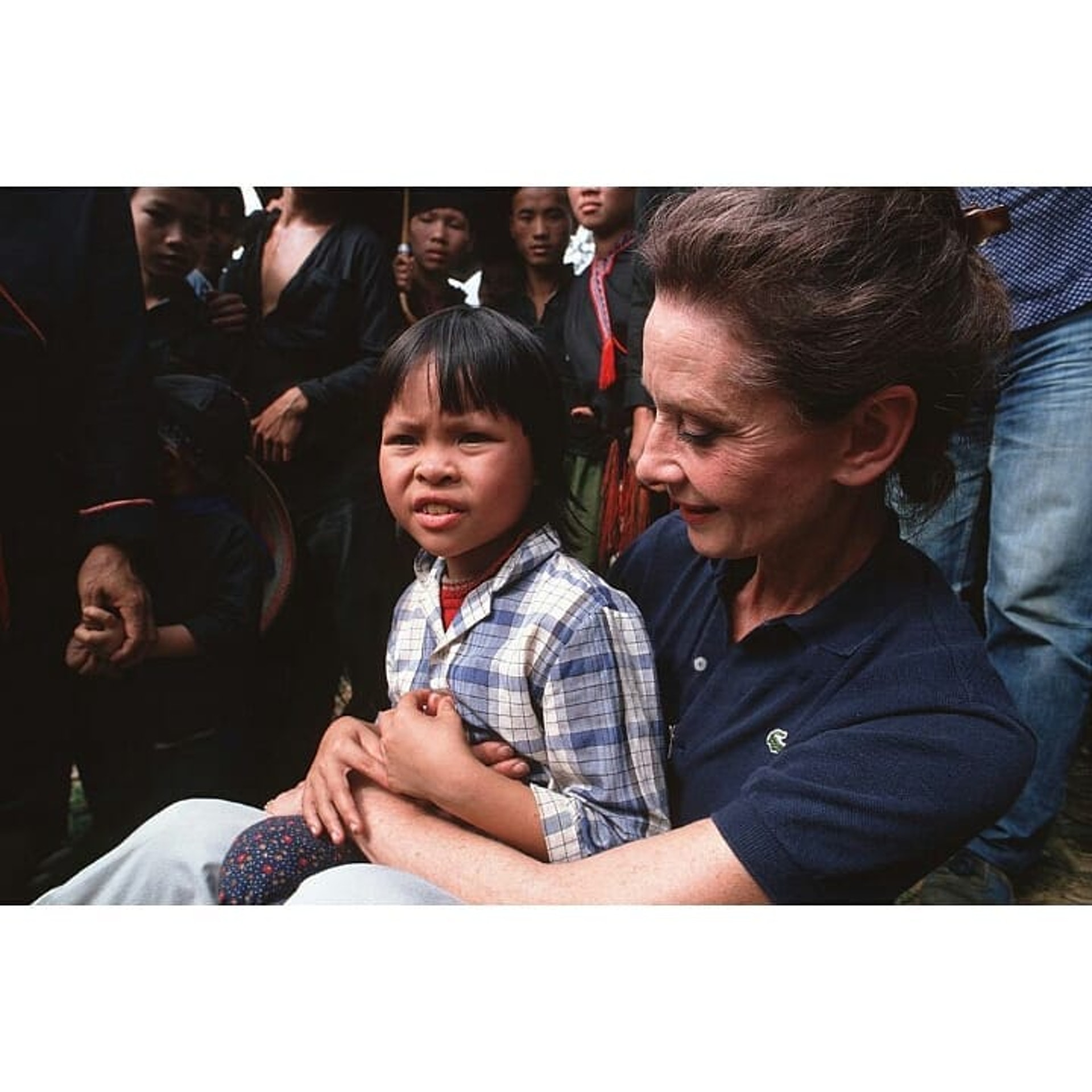柯德莉夏萍 (Audrey Hepburn) 常探訪兒童