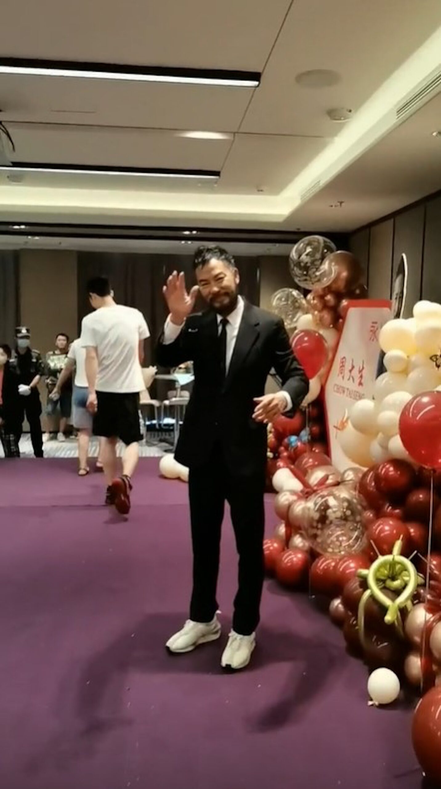 任達華新造型震驚網民。