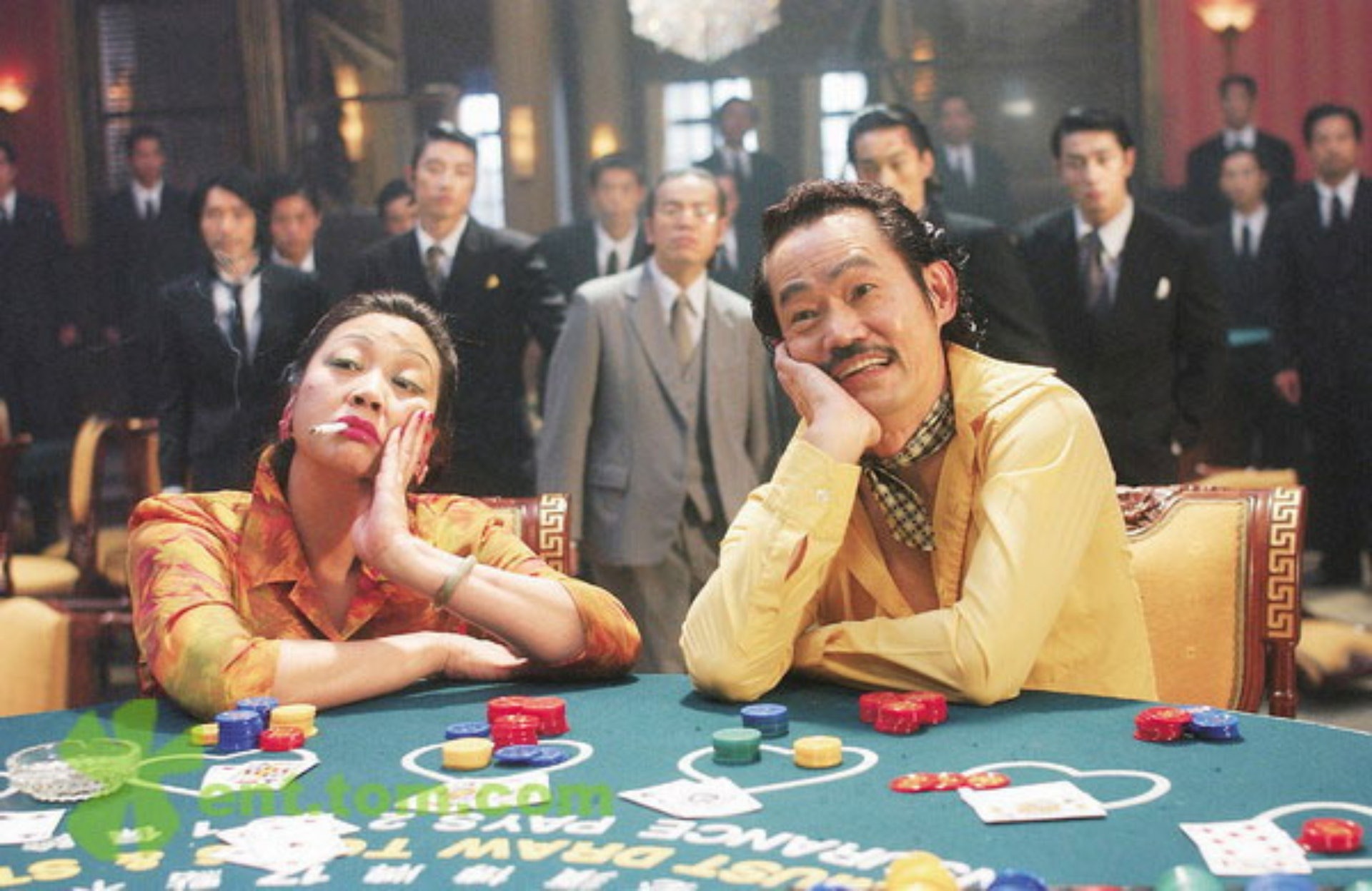 2005年時更憑電影《功夫》中包租公一角獲得《香港電影金像獎》及《香港電影金紫荊獎》「最佳男配角」的殊榮。