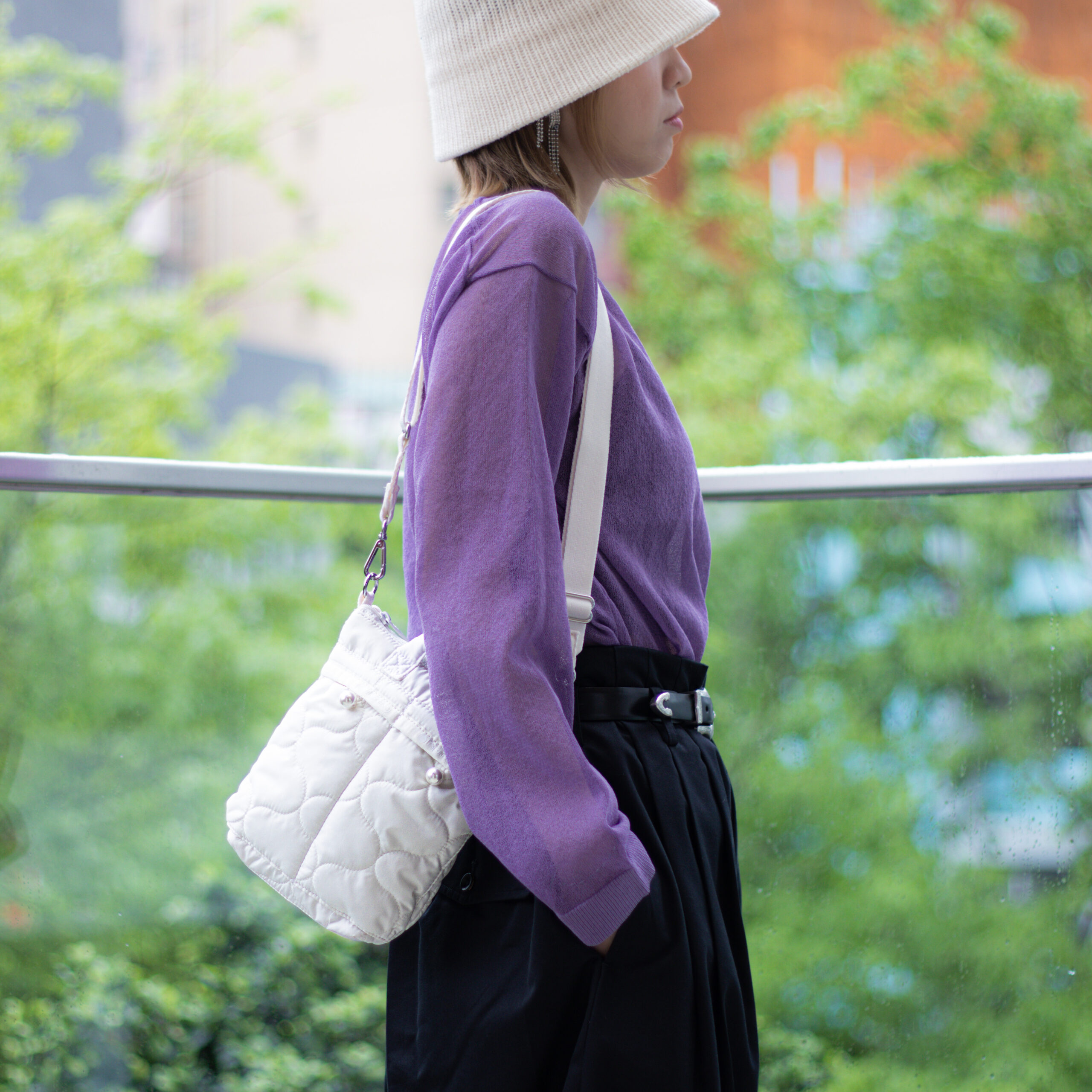 LeSportsac Helmet Bag以城市女性（City Girl）的形象打破大眾固有的男裝印象。