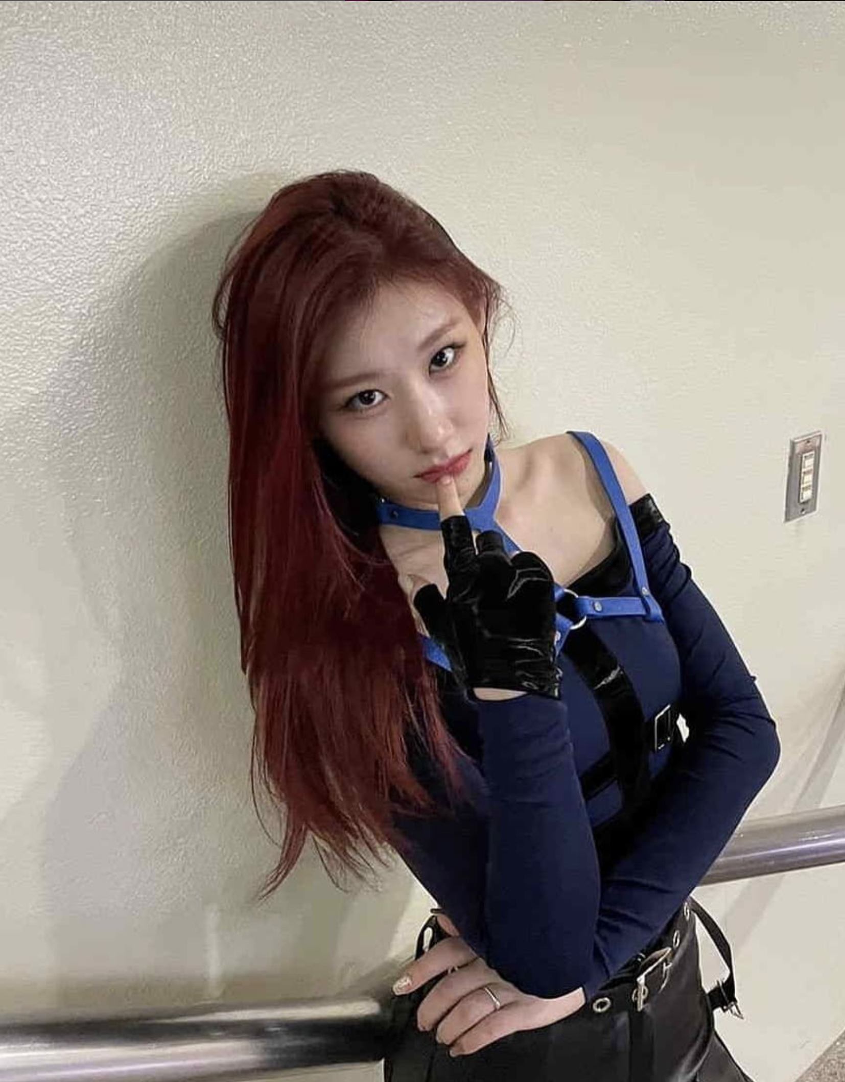 溫暖紅紫調的色彩與黃皮膚非常相襯，能夠自然的提亮肌膚，自帶顯白效果！