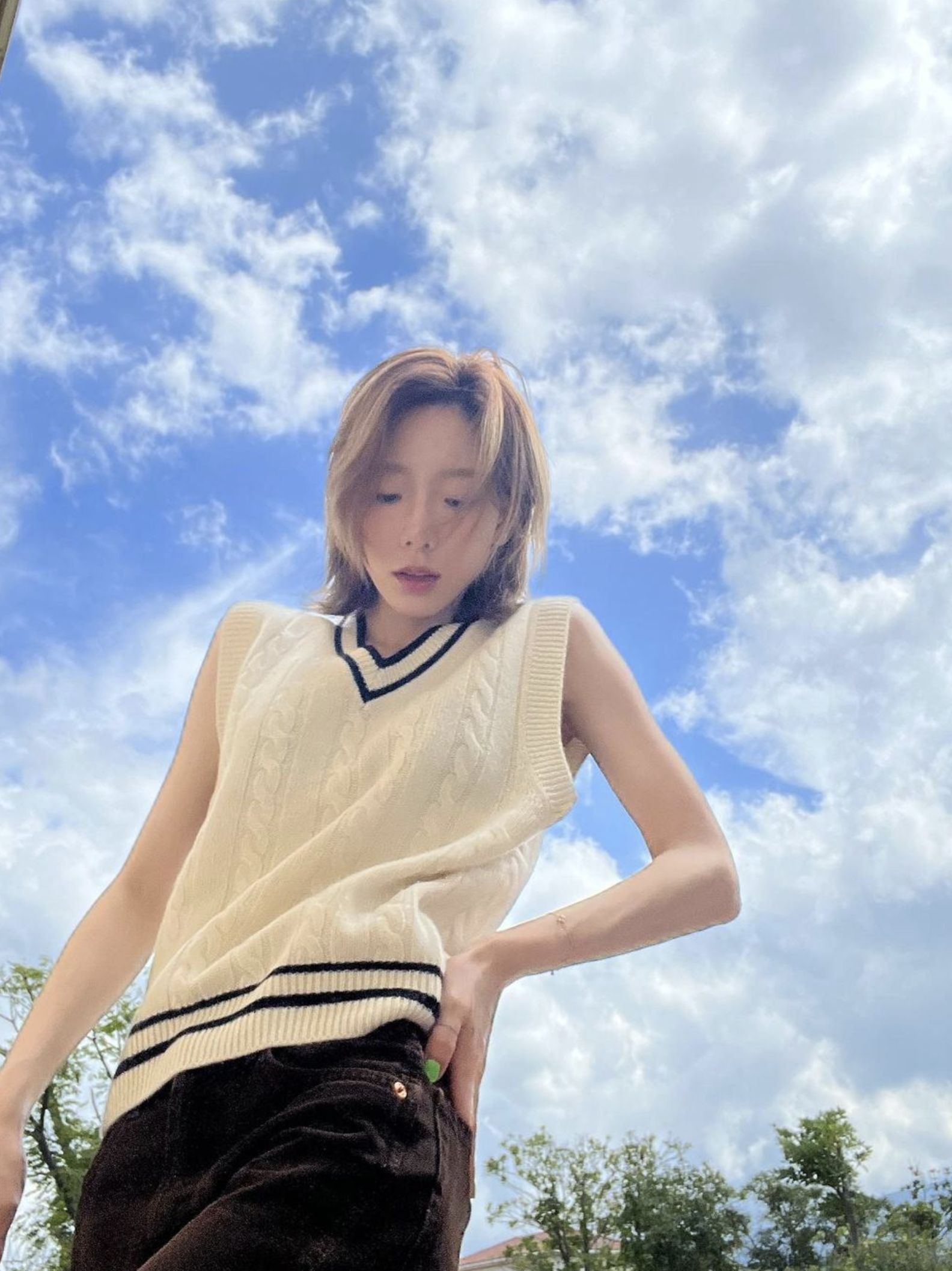 冷杉木棕不論配上短髮、中長髮也有種慵懶、率性的感覺