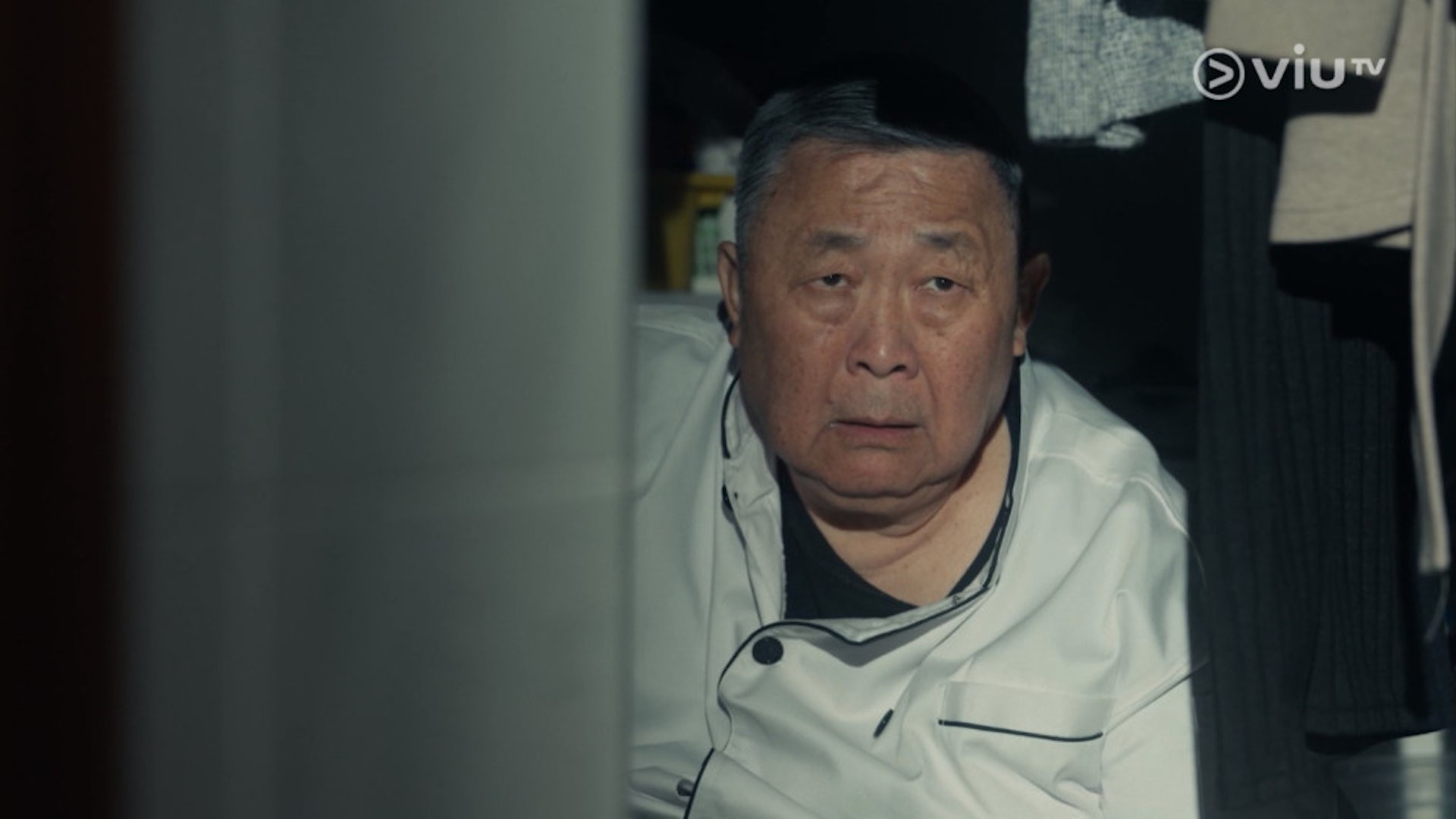 雖然秦煌以白髮造型出鏡,但可見精神不錯。