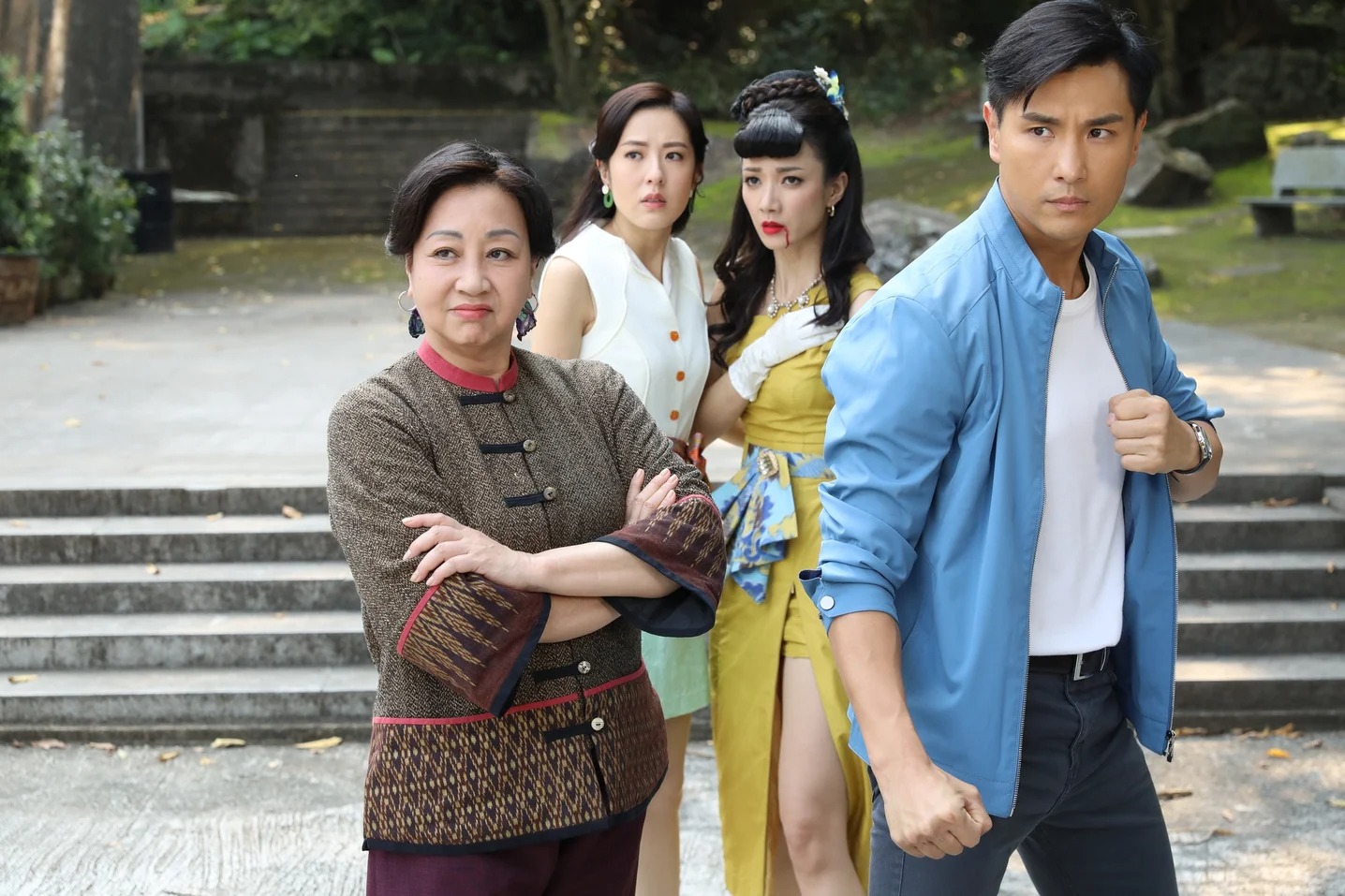 元秋近年也有接拍TVB的武打動作劇《鐵拳英雄》