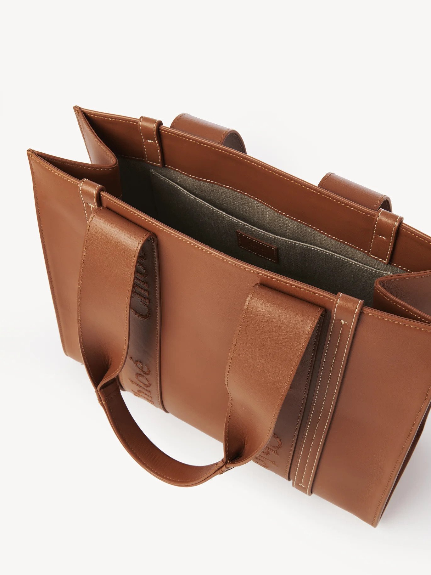 CHLOÉ的Woody Tote Bag是近年人氣手袋款。