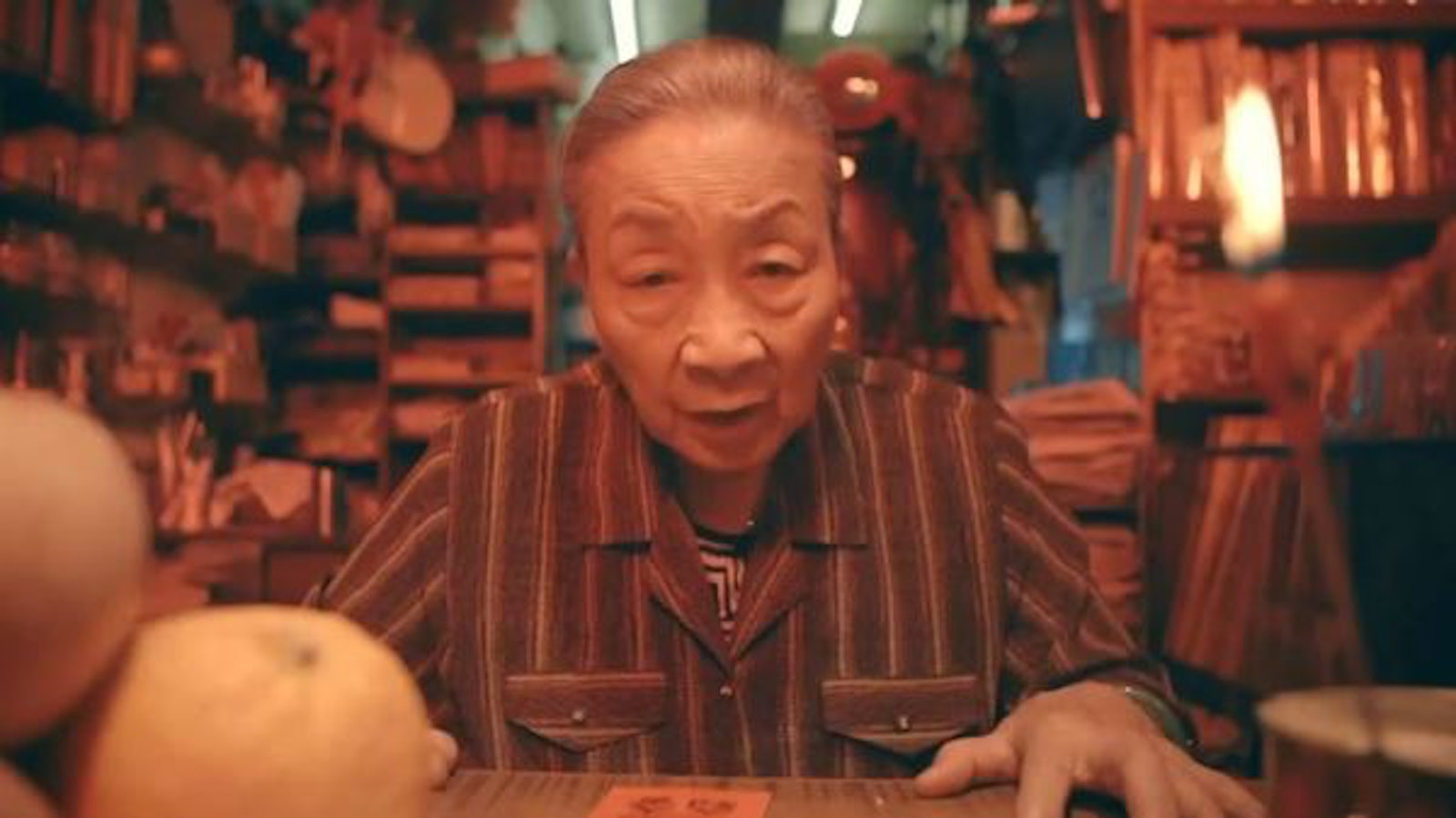 楊依依因參演過超過70%的TVB劇集，更有「御用婆婆」的稱號。