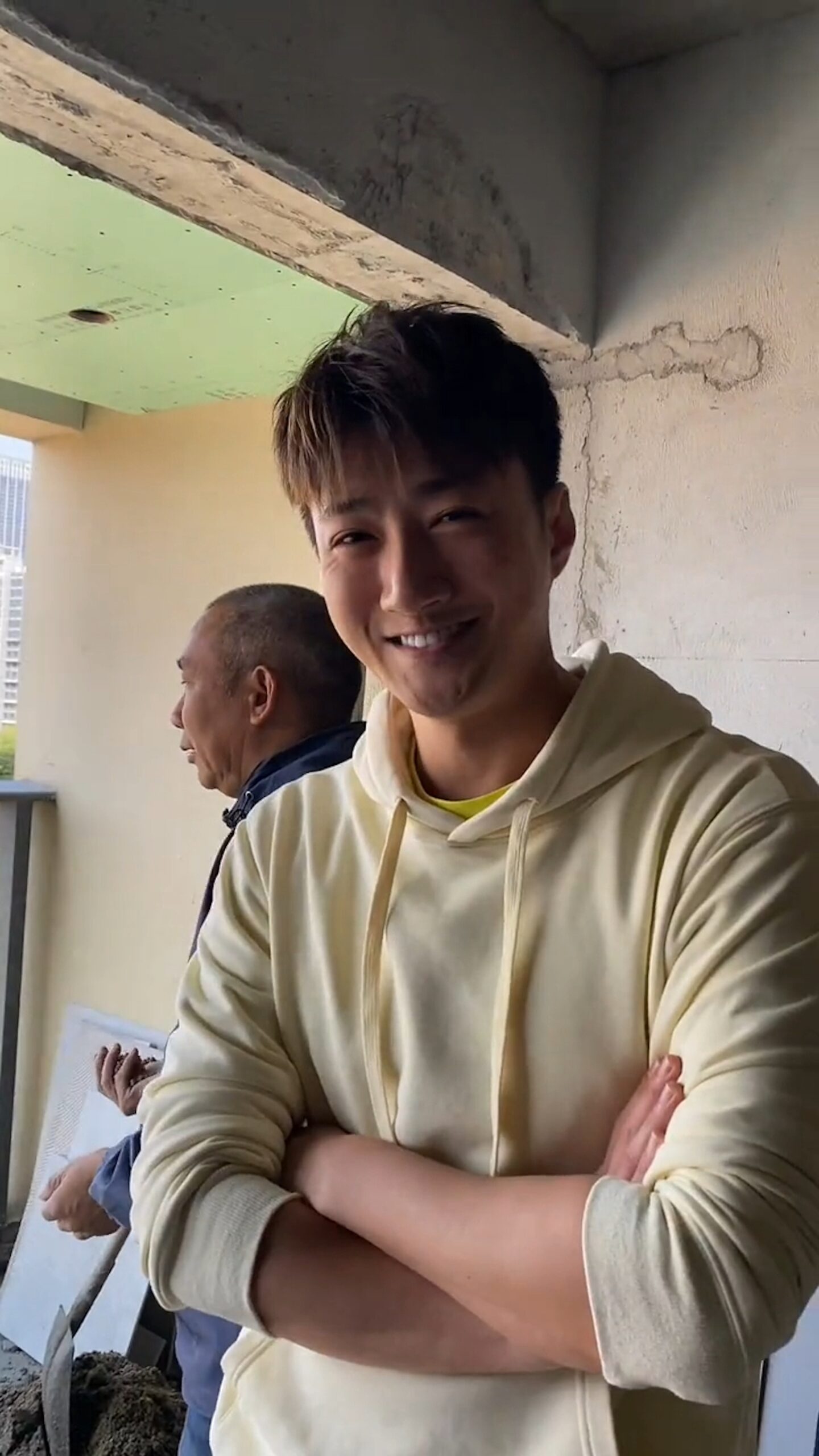 蔡淇俊買新屋。