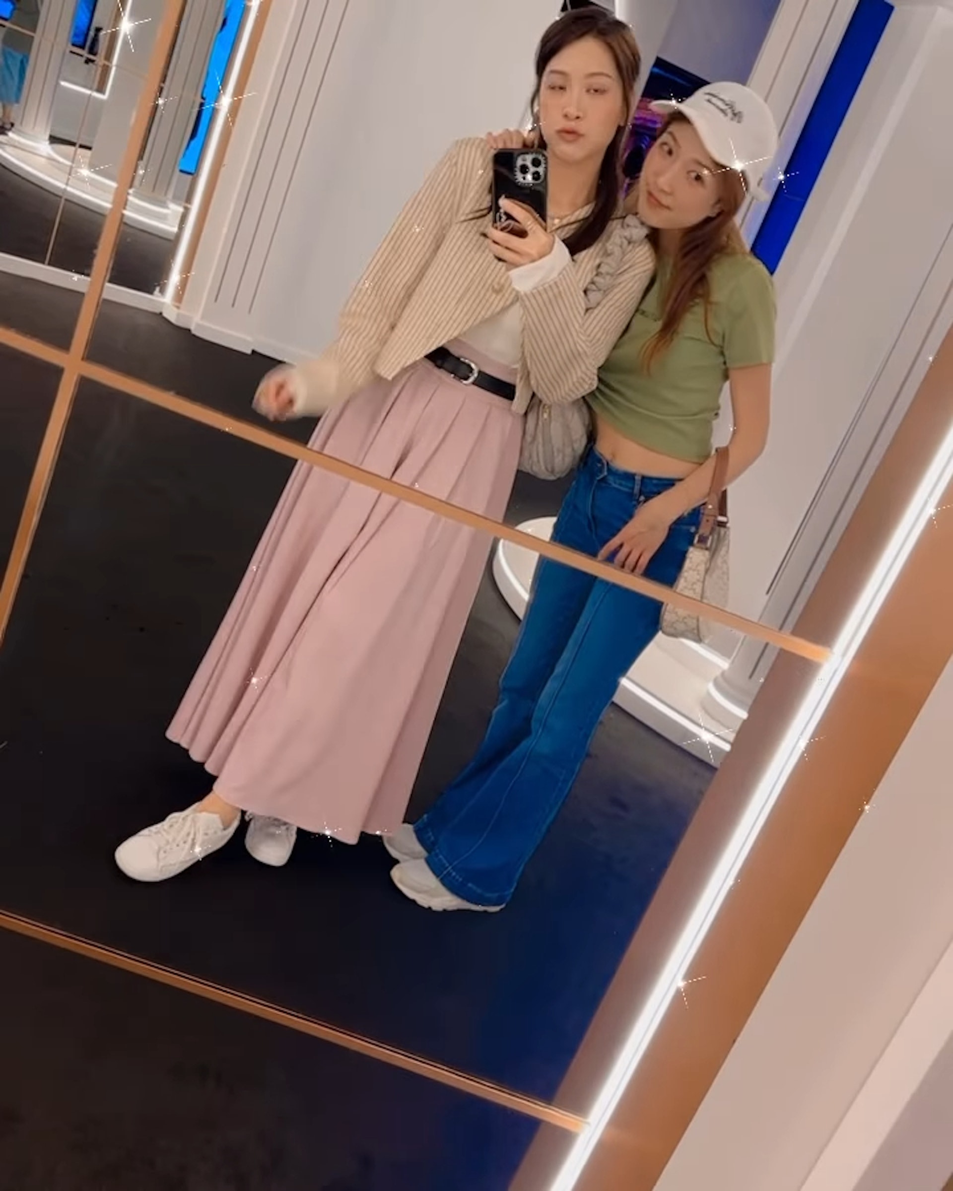 郭嘉文與好友林凱恩出動一齊打卡。