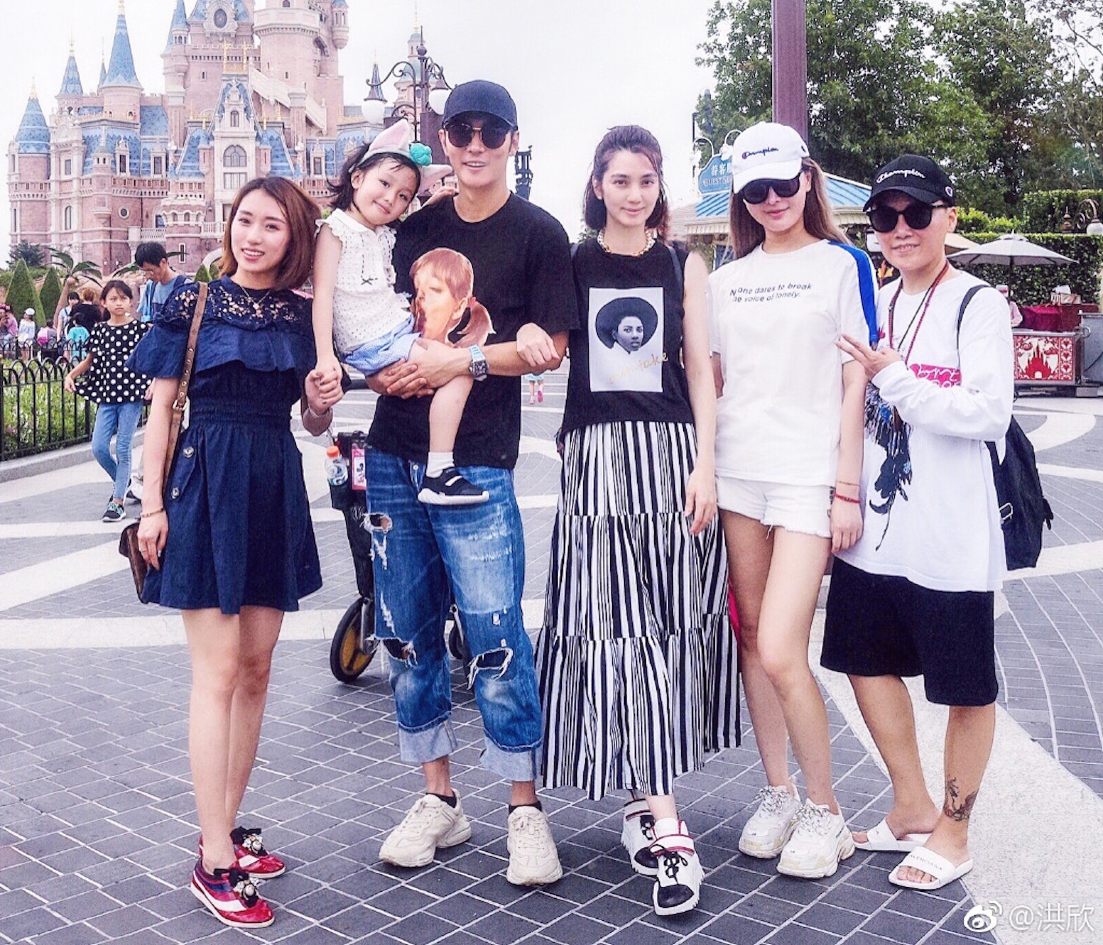 洪欣張丹峰突然宣佈離婚結束14年婚姻