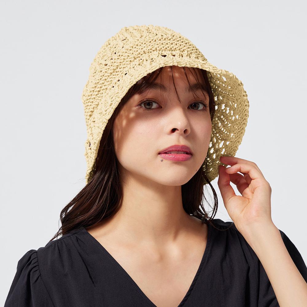 流行的勾針編織漁夫帽，具有手工藝感