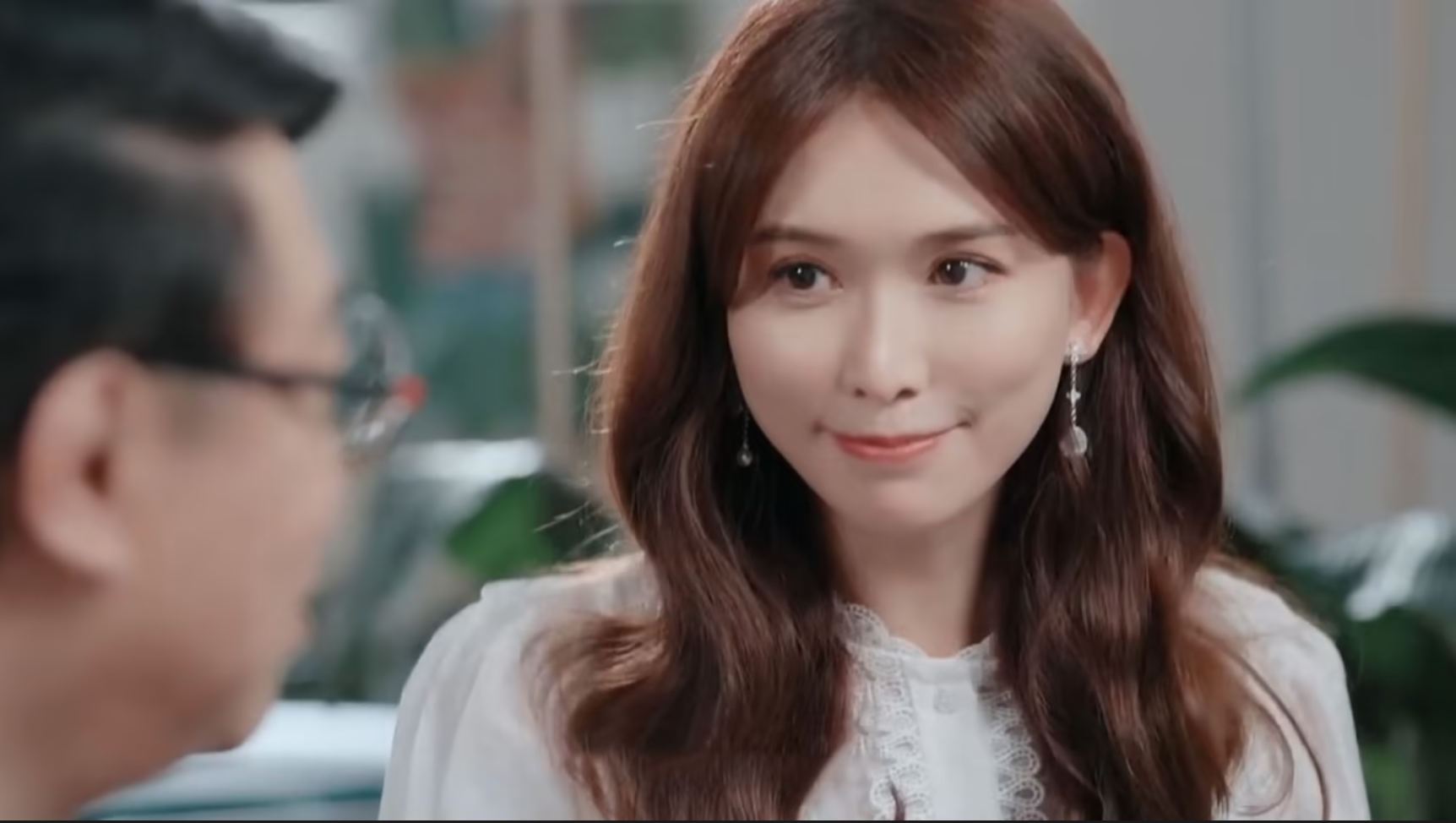 林志玲出席蔡康永主持的談話節目《眾聲》接受訪問,罕有自爆當初是自己主動向AKIRA求婚。