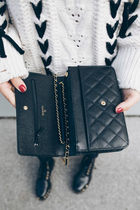 每月收入大幅波動。