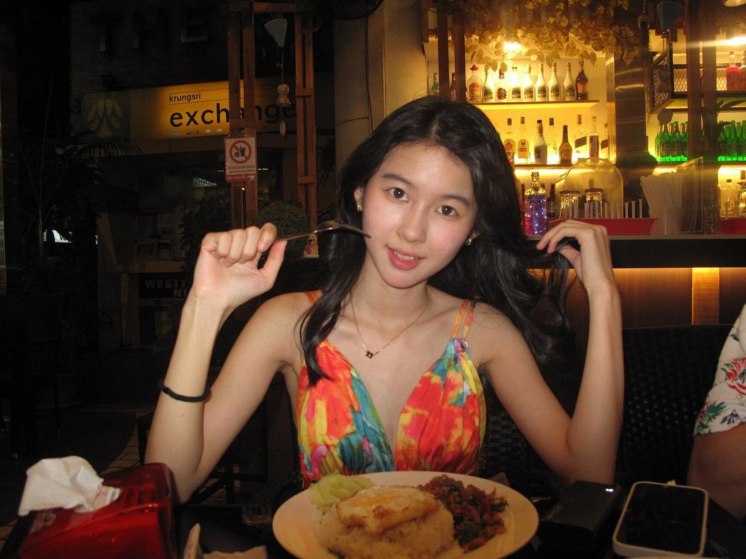 Surine被指酷似麥明詩