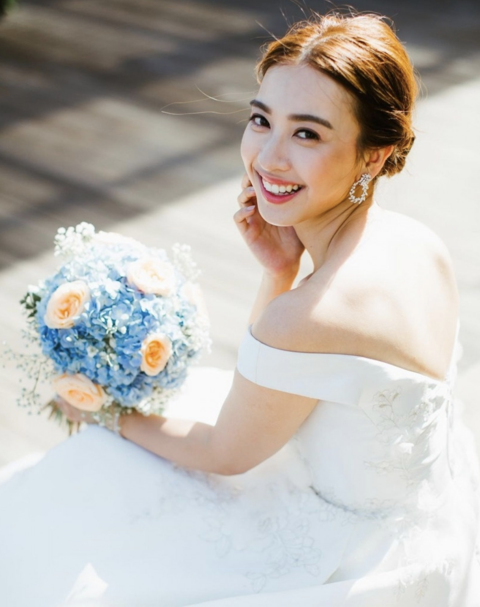 提升優雅氣質感的低髮髻一直都是新娘髮型的大熱造型