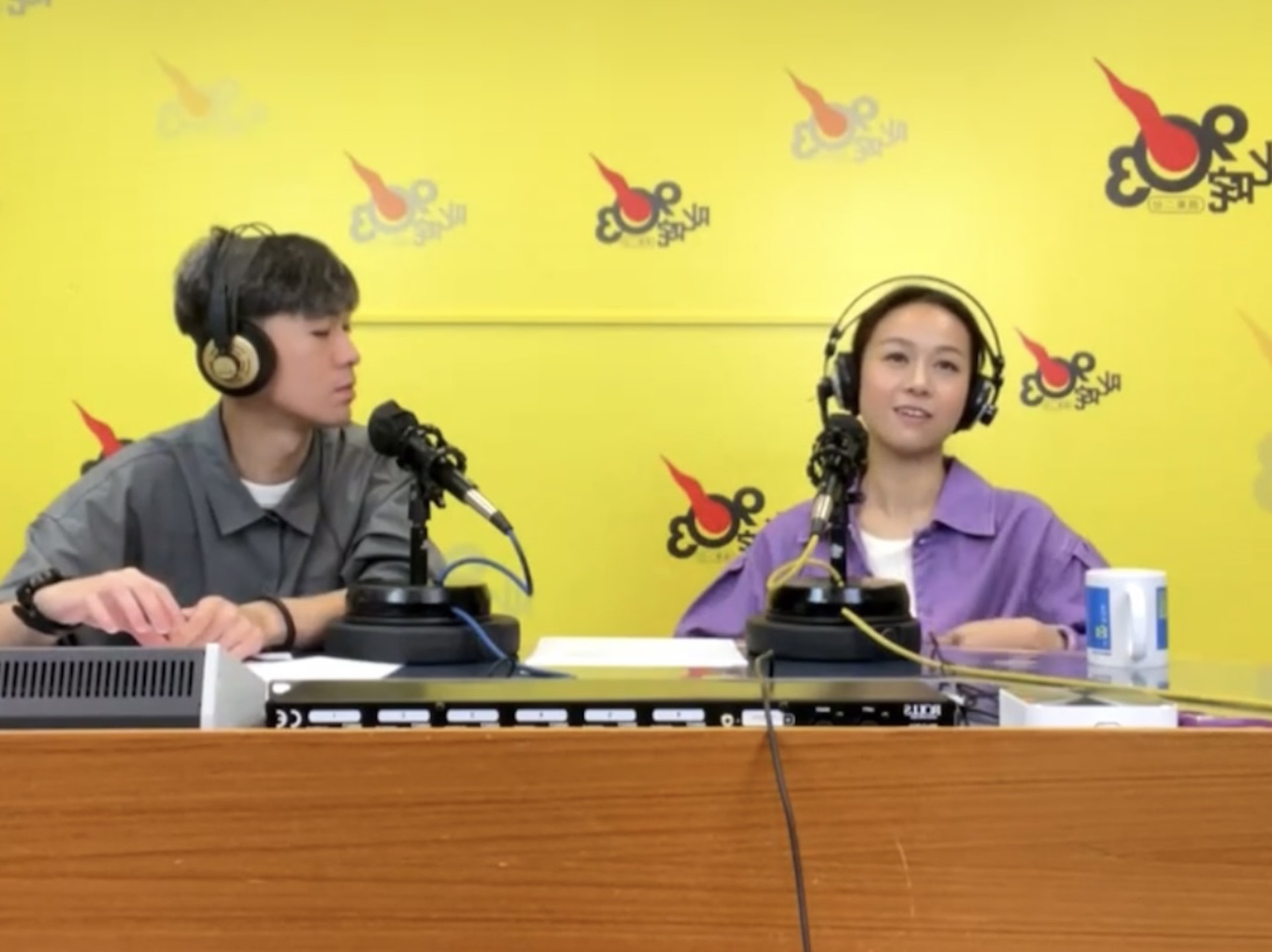 黃心穎透露TVB亦有邀請她返去拍劇或綜藝，跟她商討路向，但她最終選擇離巢。