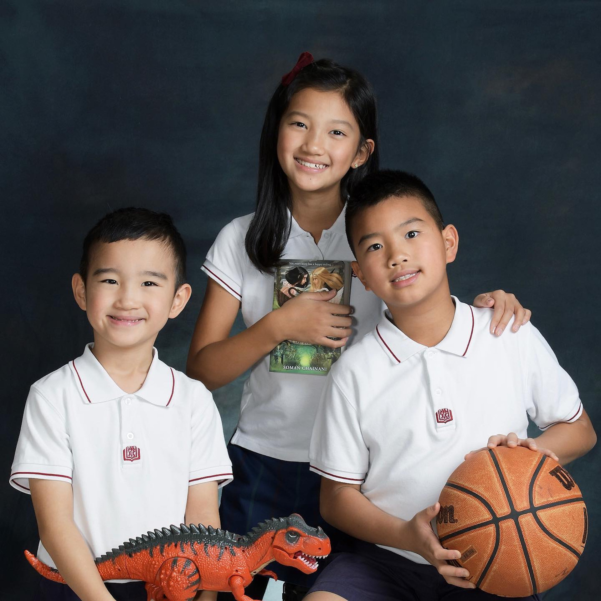 曹敏莉的3名子女就讀漢基國際學校。