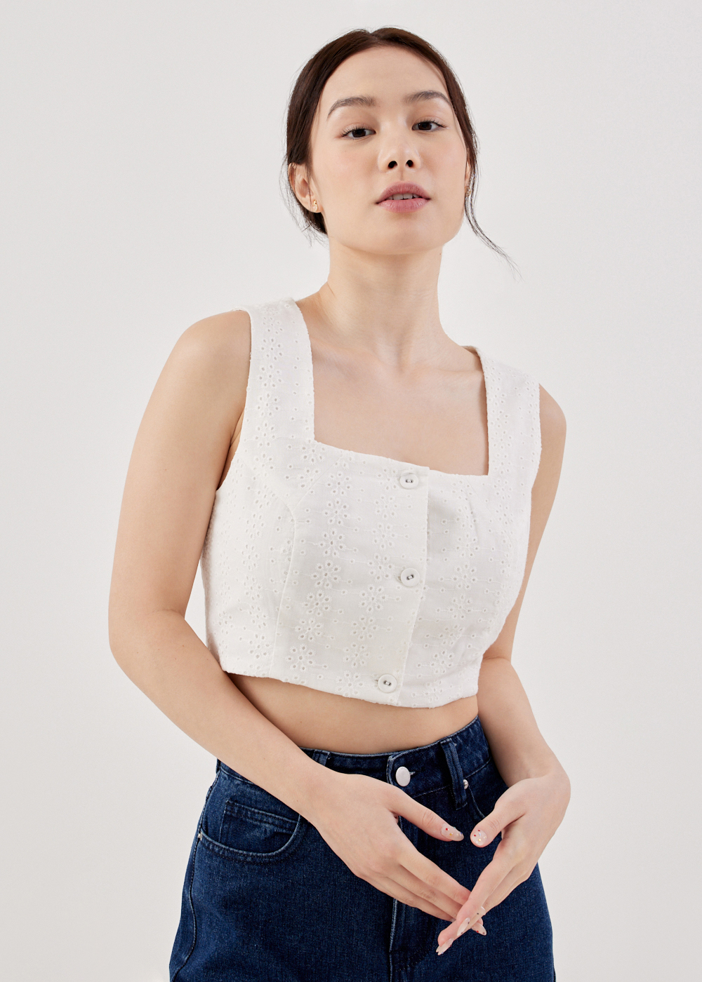 Love, Bonito Tarini Broderie Button Down Top $135(原價：$269)