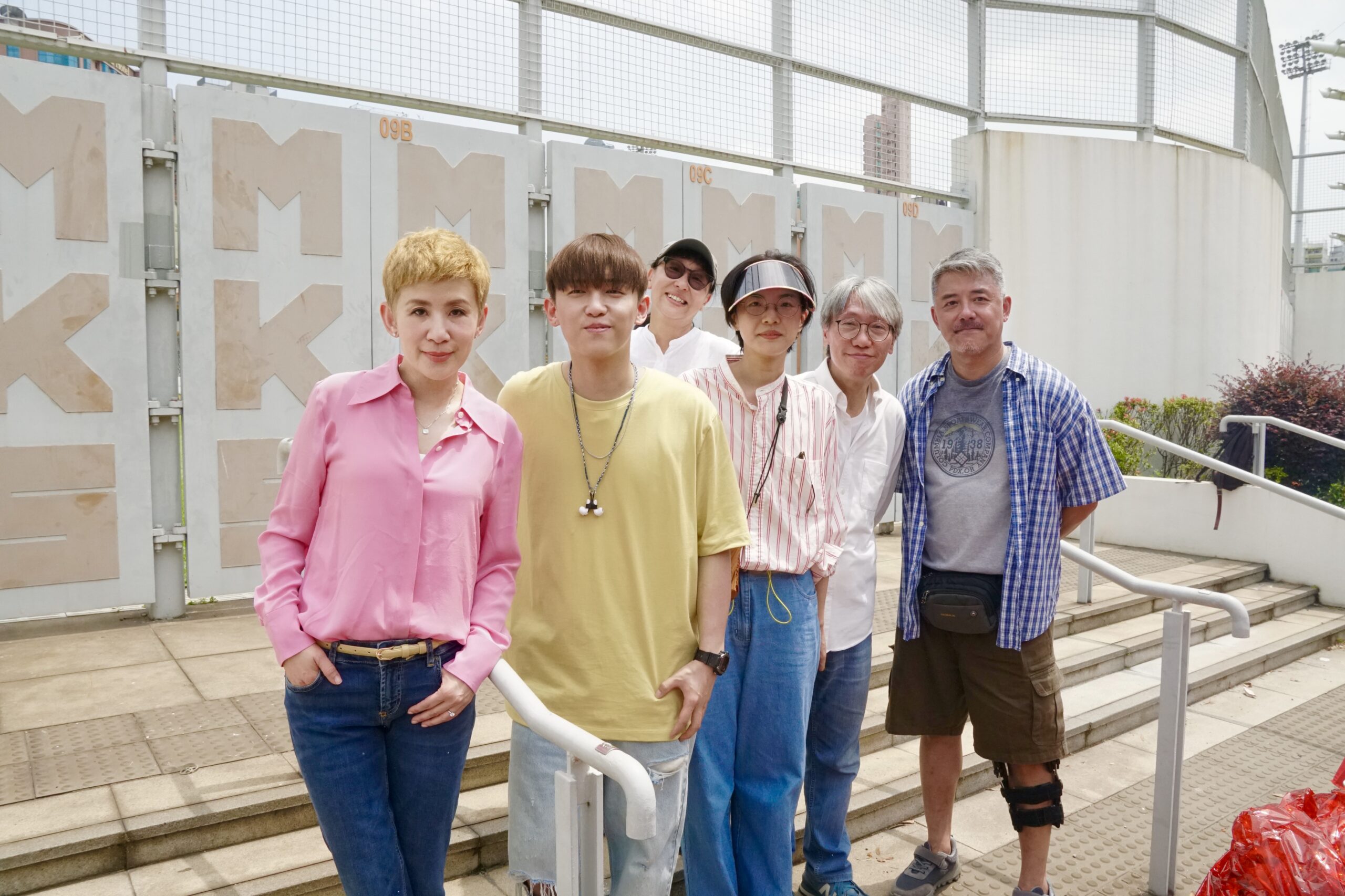 吳君如、張天賦、監制秦小珍（後） 導演何妙祺 （前3）監製陳慶嘉與吳瑞庭合照